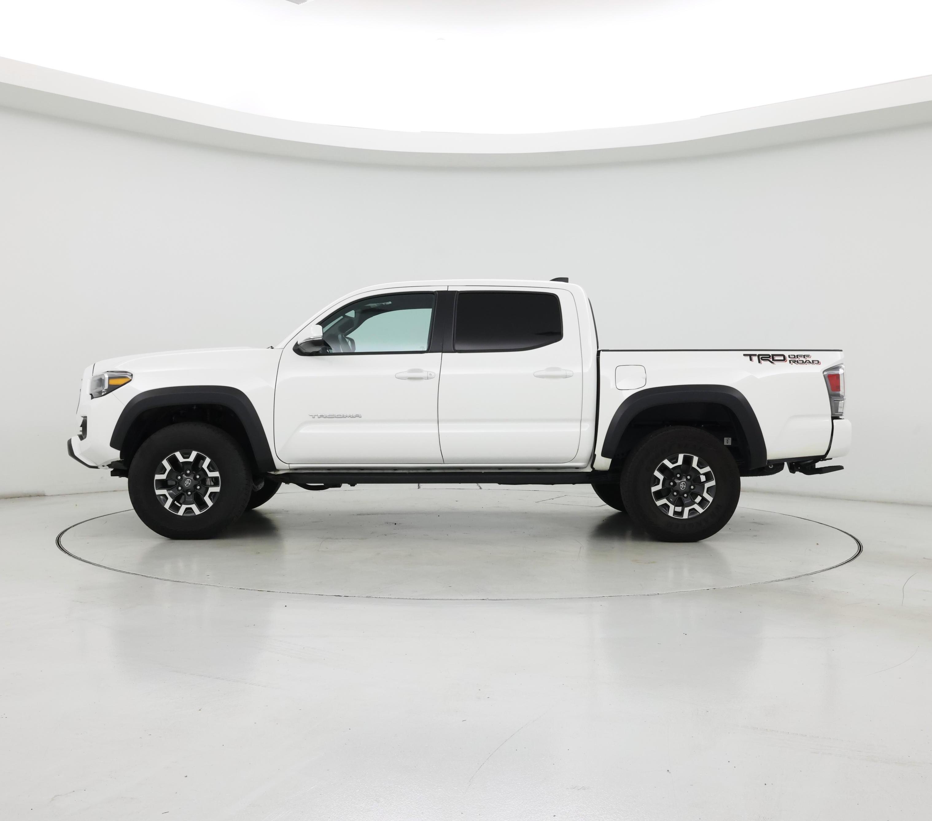 Thumbnail: 2022 Toyota Tacoma - 3