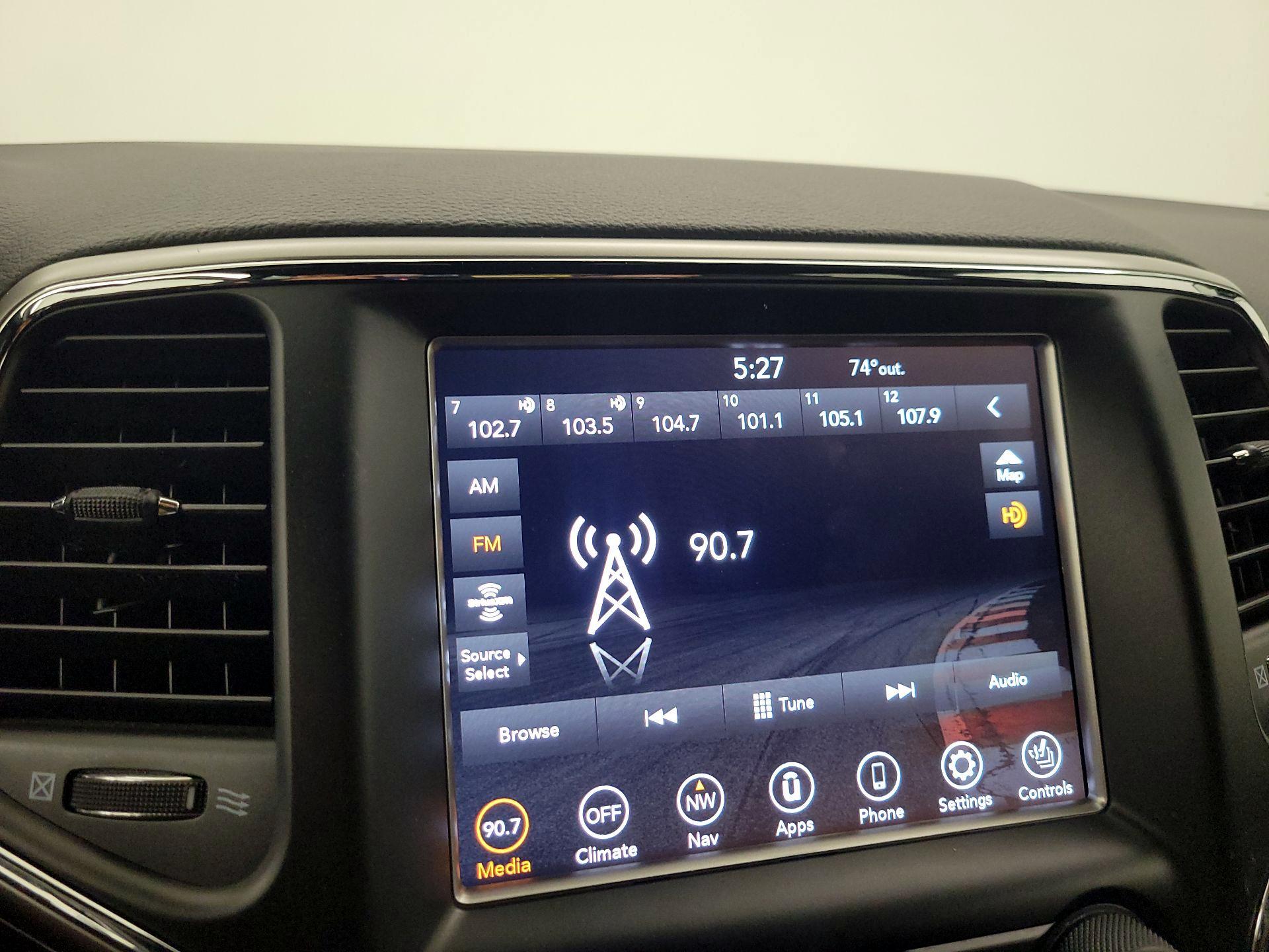 Thumbnail: 2018 Jeep Grand Cherokee - 16