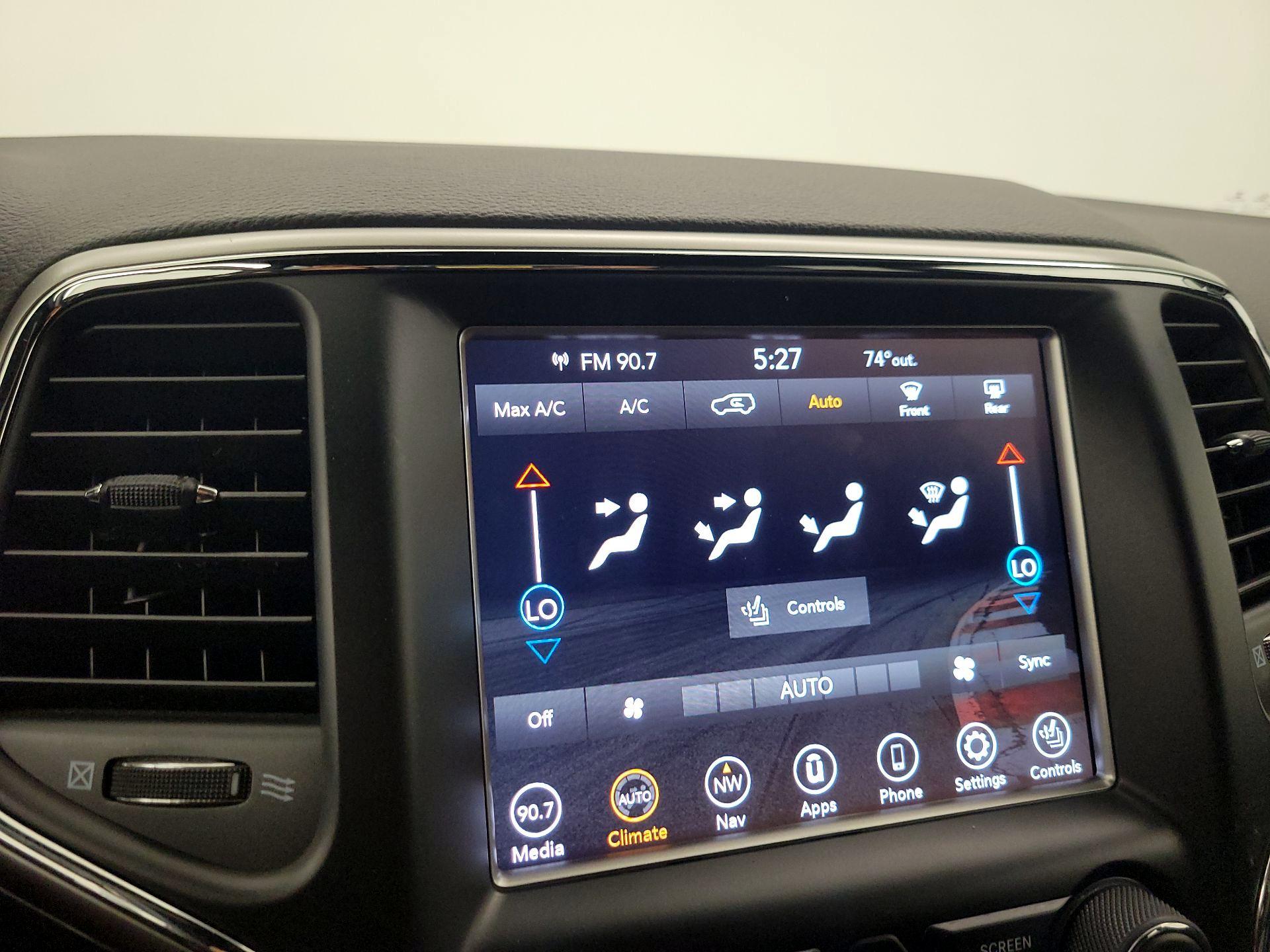 Thumbnail: 2018 Jeep Grand Cherokee - 17