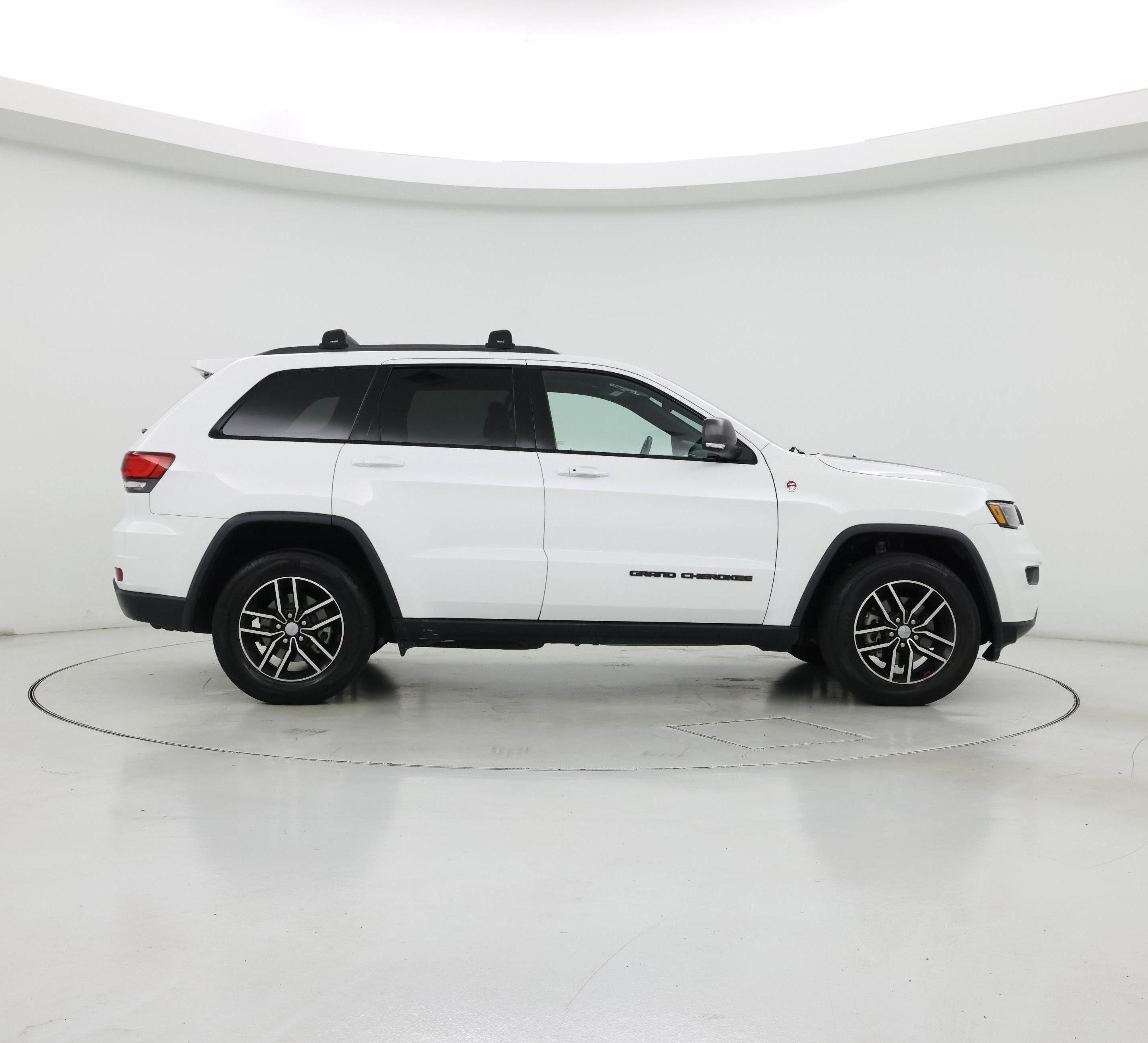 Thumbnail: 2018 Jeep Grand Cherokee - 7
