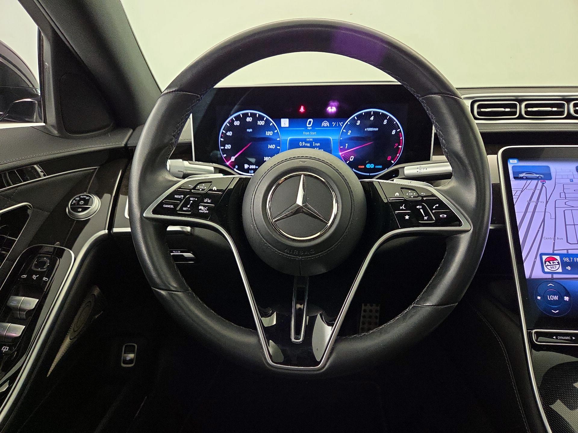 Thumbnail: 2022 Mercedes-Benz S-Class - 10