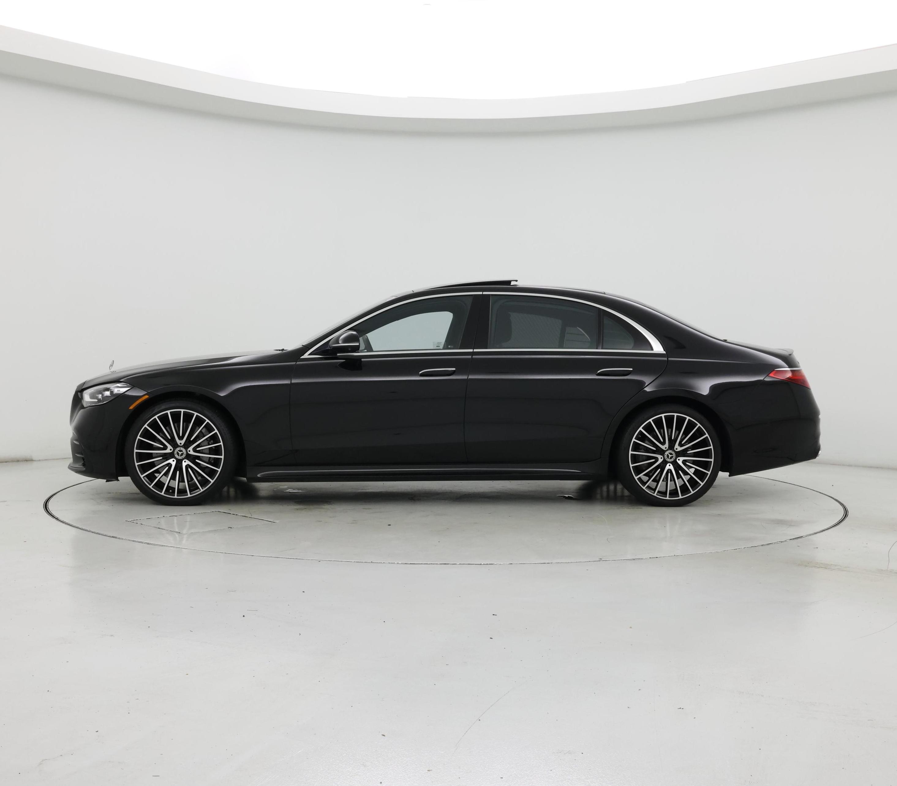 Thumbnail: 2022 Mercedes-Benz S-Class - 3