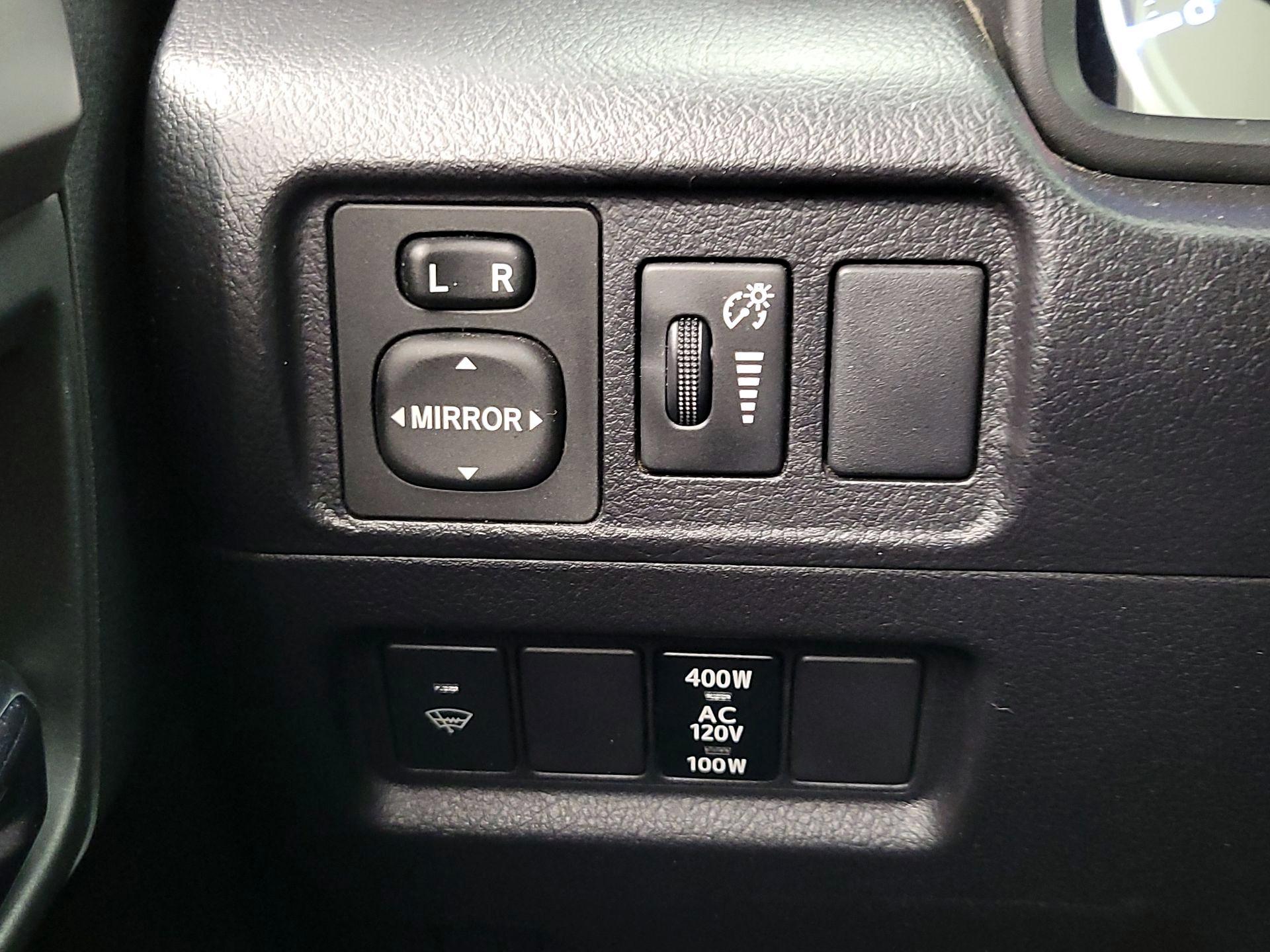 Thumbnail: 2016 Toyota 4Runner - 13