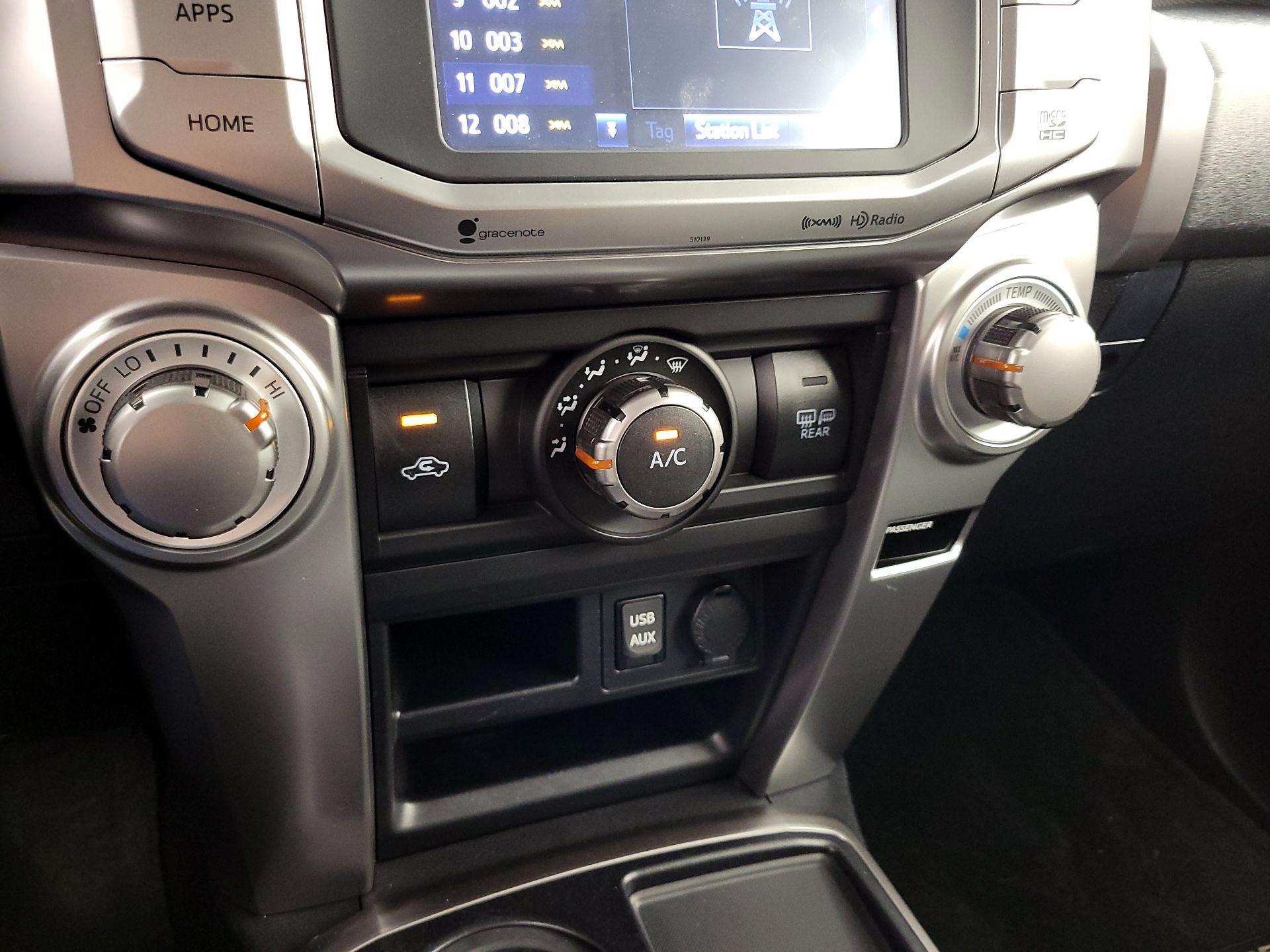 Thumbnail: 2016 Toyota 4Runner - 17