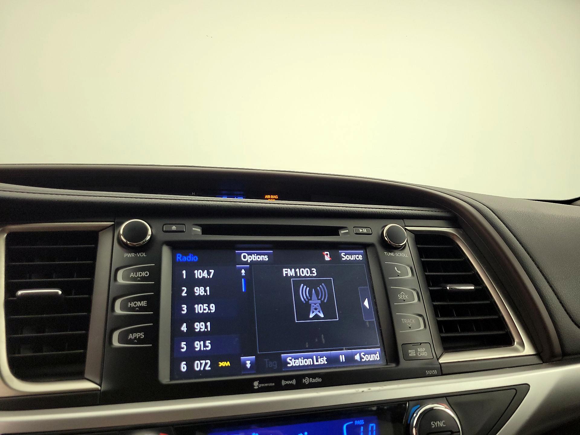 Thumbnail: 2016 Toyota Highlander - 16