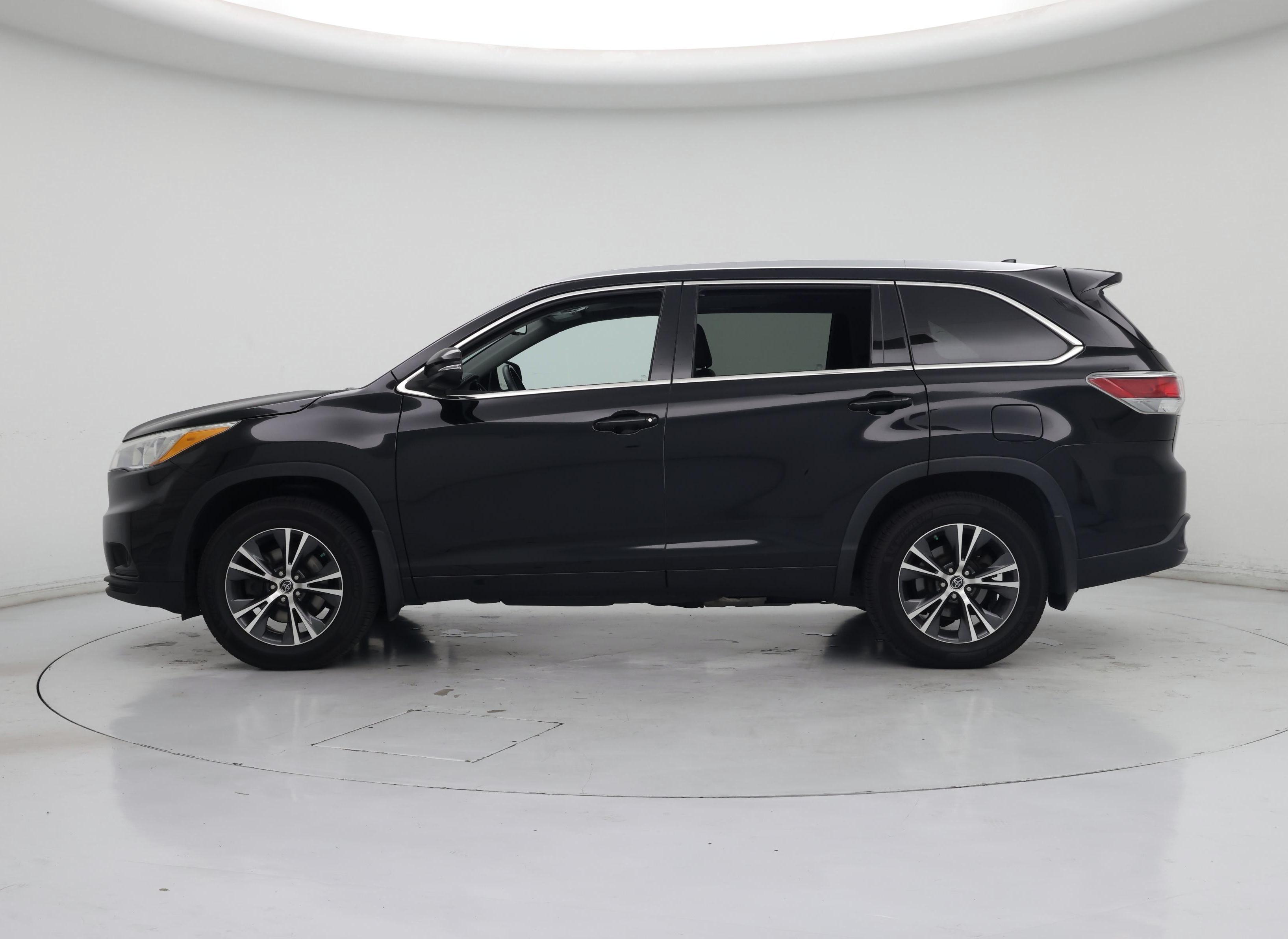 Thumbnail: 2016 Toyota Highlander - 3