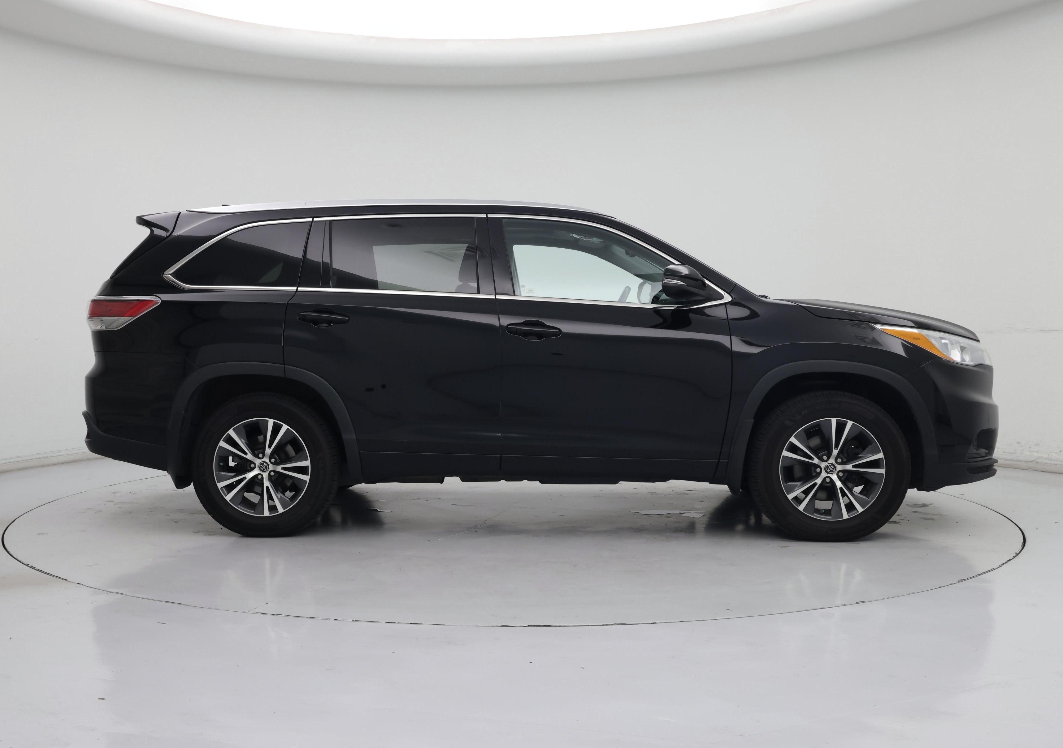 Thumbnail: 2016 Toyota Highlander - 7