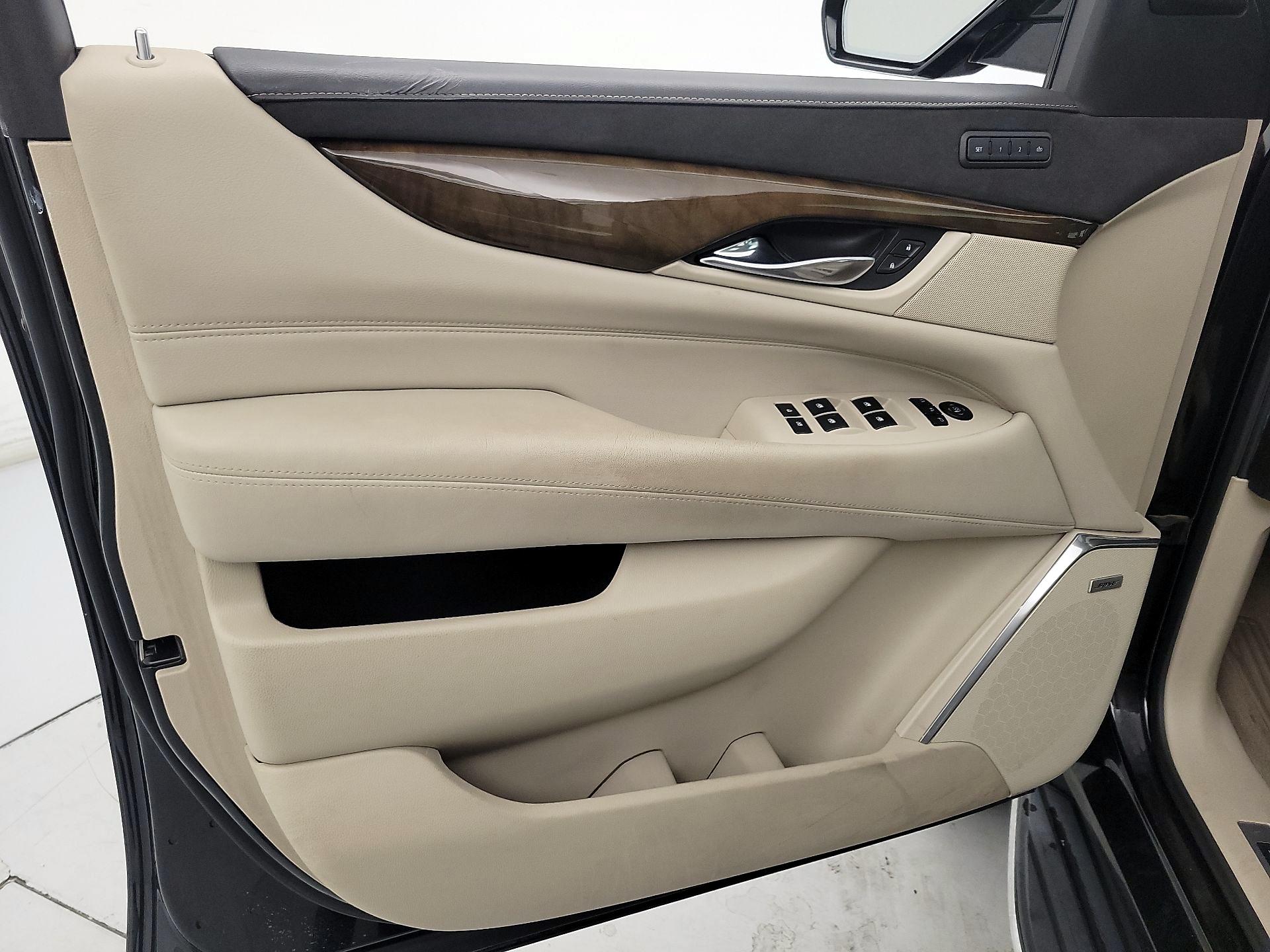 Thumbnail: 2019 Cadillac Escalade - 12