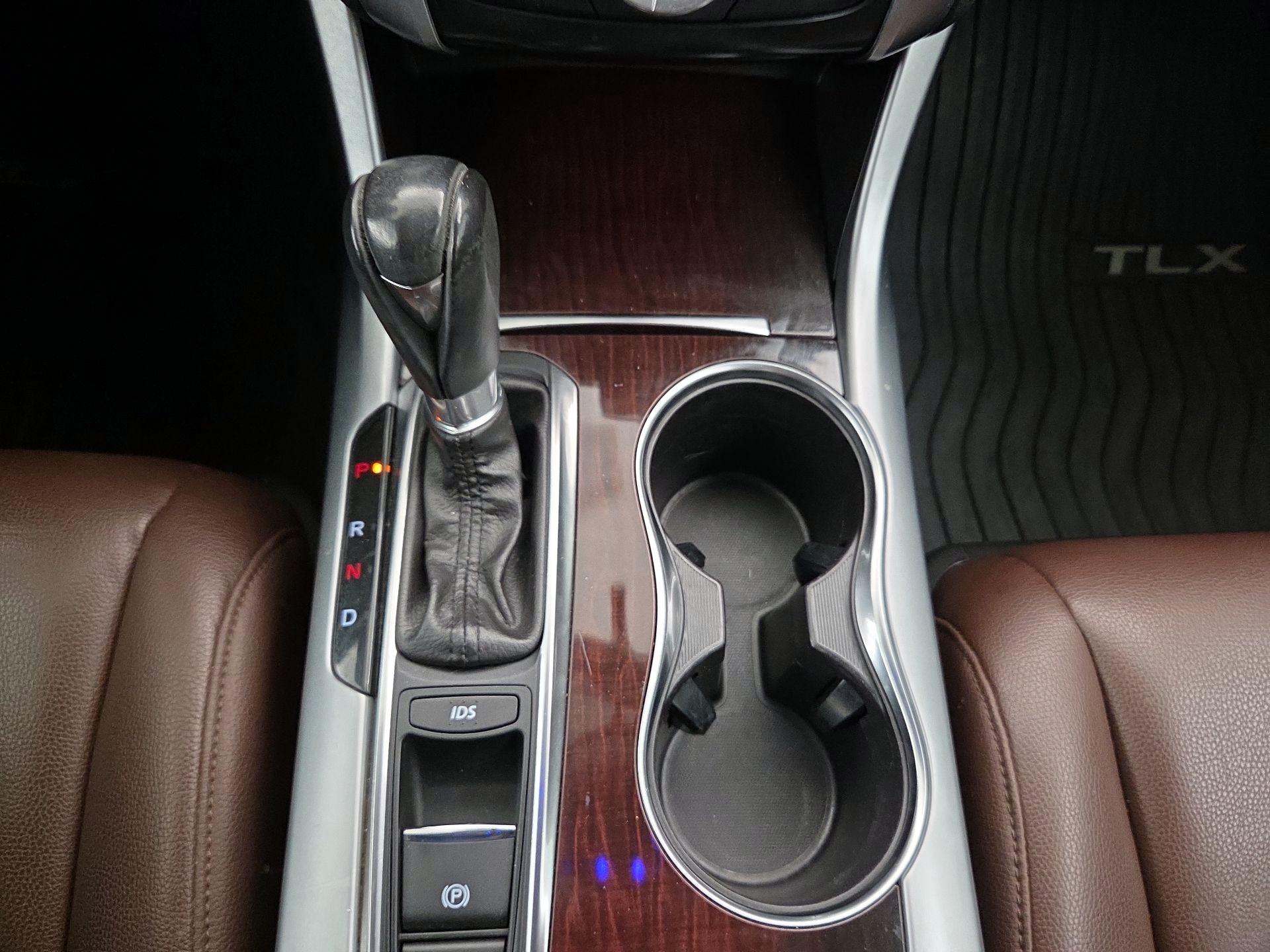 Thumbnail: 2015 Acura TLX - 17