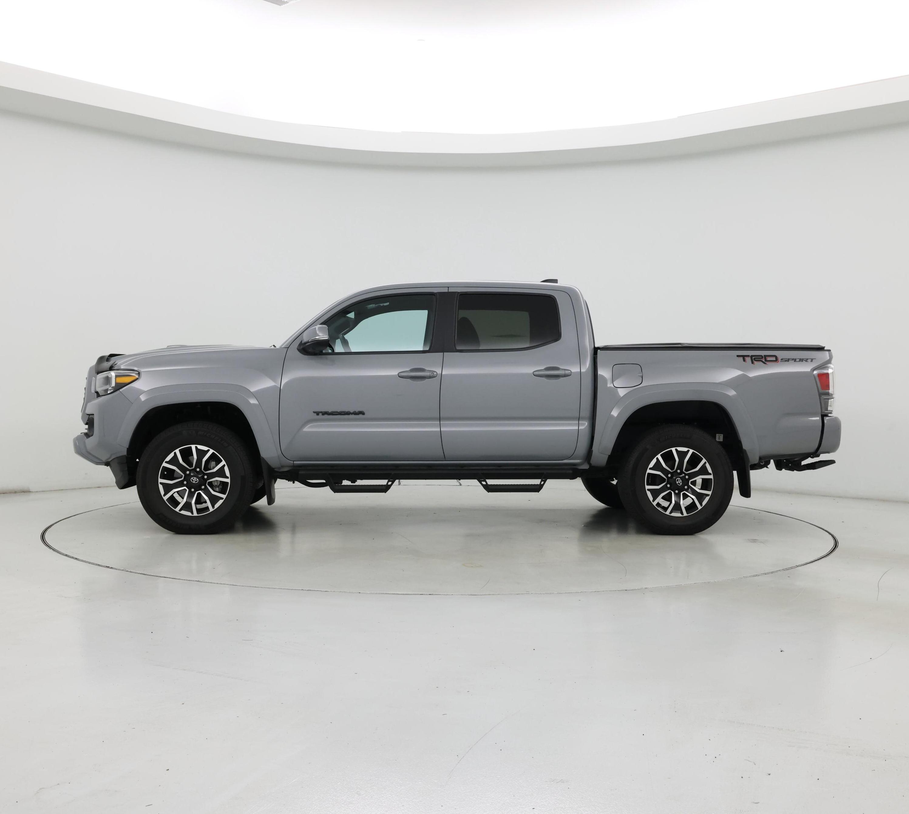 Thumbnail: 2020 Toyota Tacoma - 3