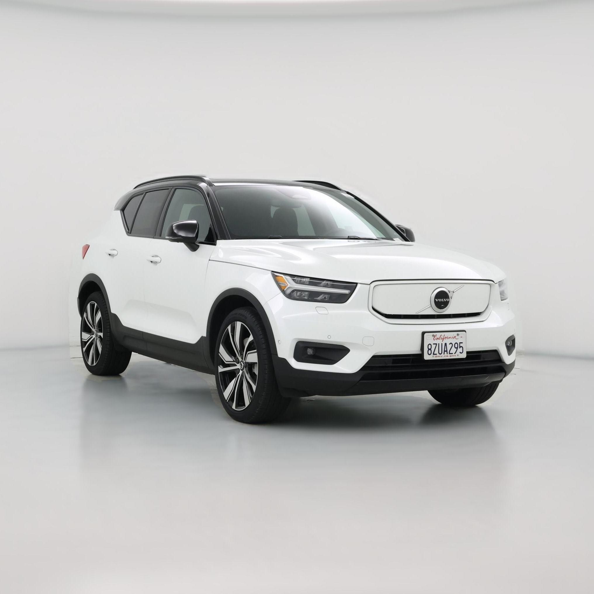 Thumbnail: 2022 Volvo XC40 - 1