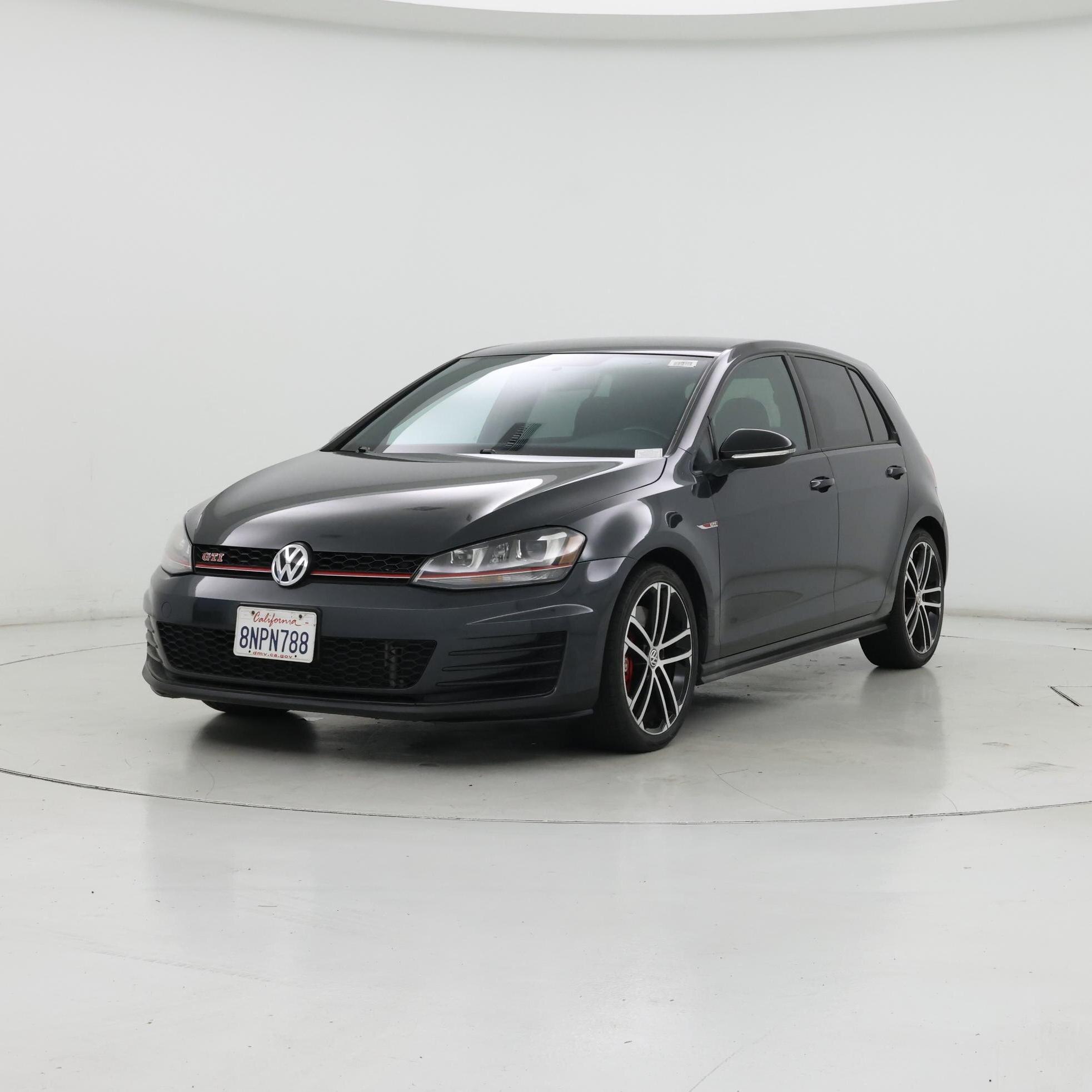 Thumbnail: 2017 Volkswagen Golf - 4
