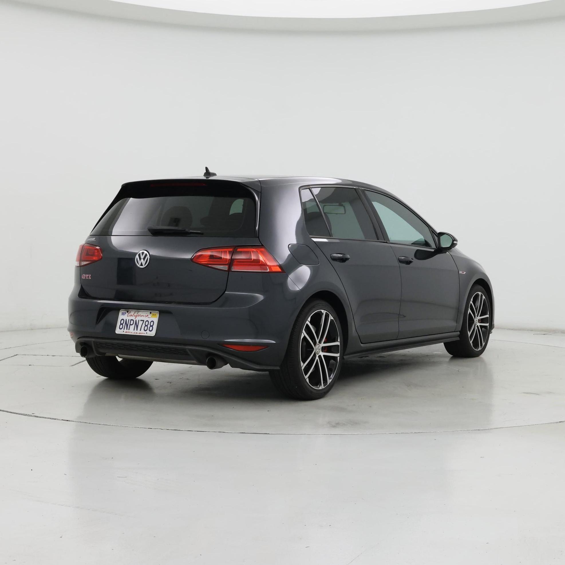 Thumbnail: 2017 Volkswagen Golf - 8