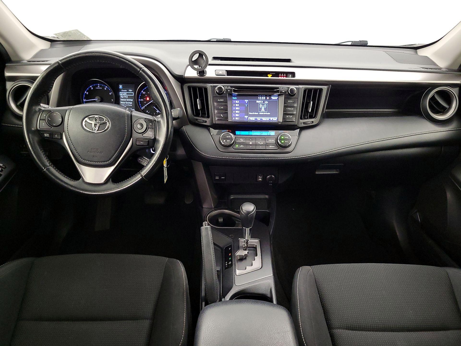 Thumbnail: 2017 Toyota RAV4 - 9
