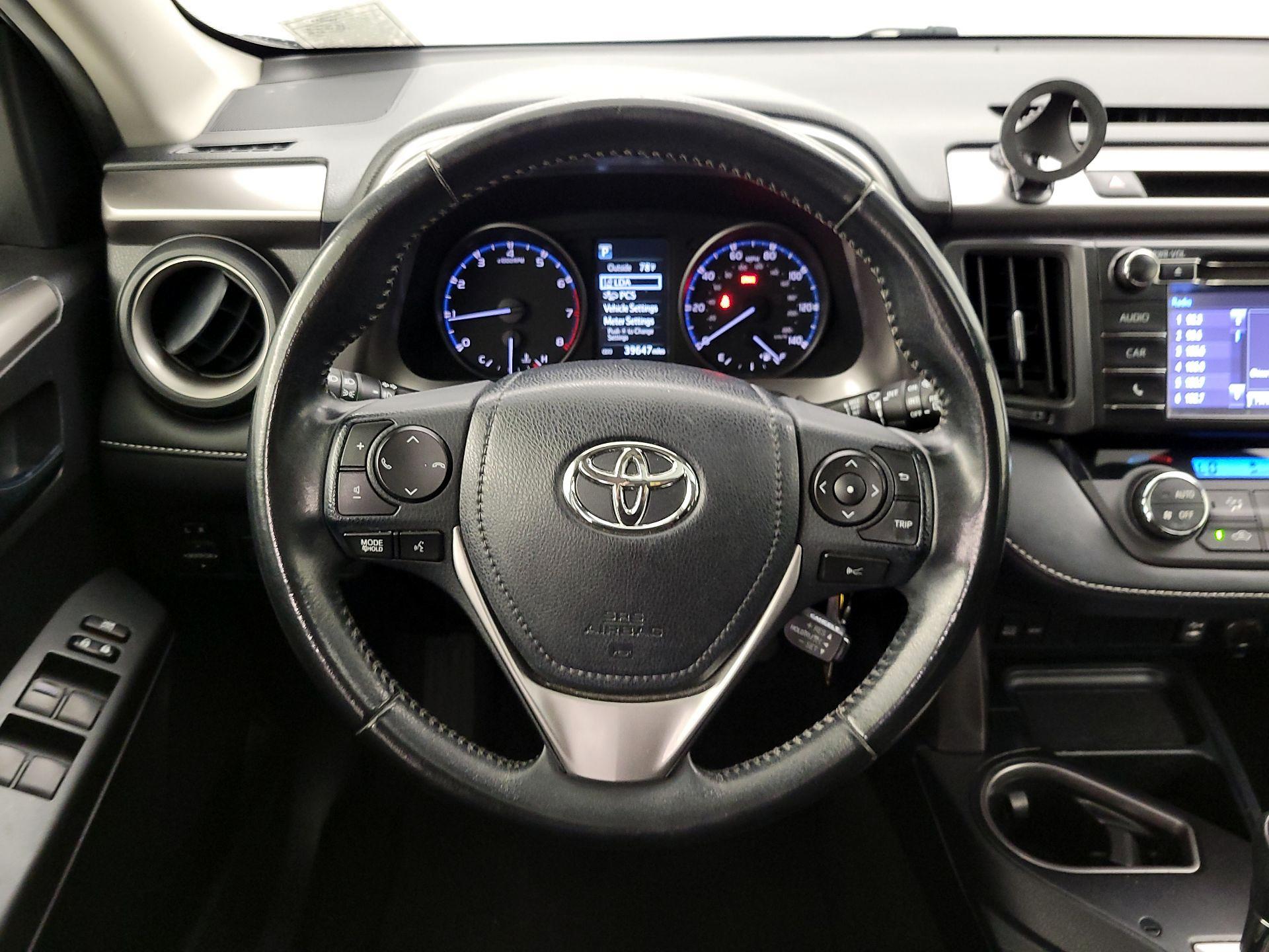 Thumbnail: 2017 Toyota RAV4 - 10