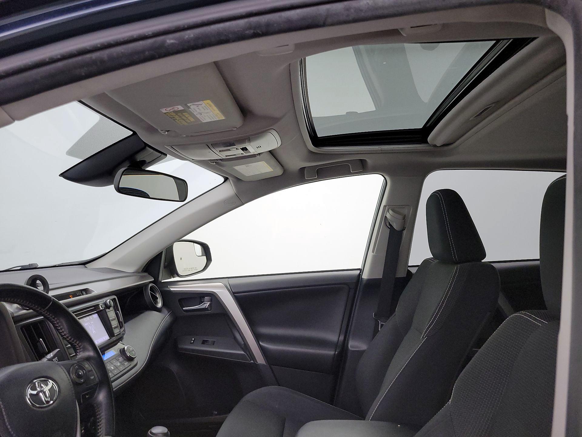 Thumbnail: 2017 Toyota RAV4 - 19