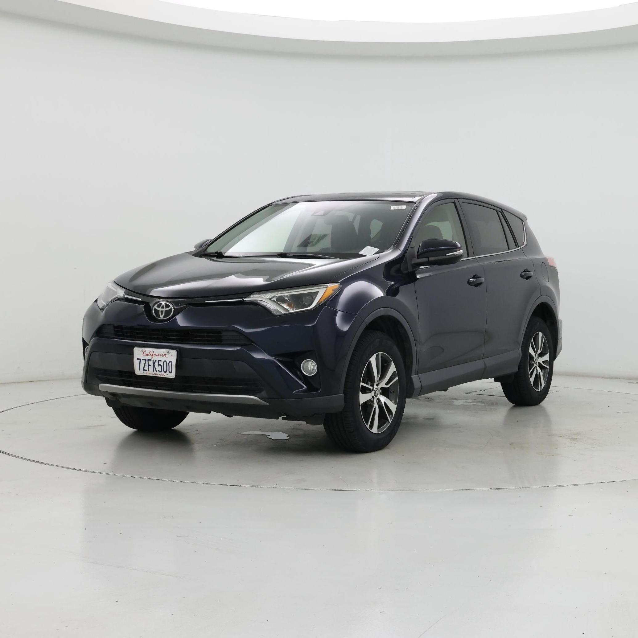 Thumbnail: 2017 Toyota RAV4 - 4
