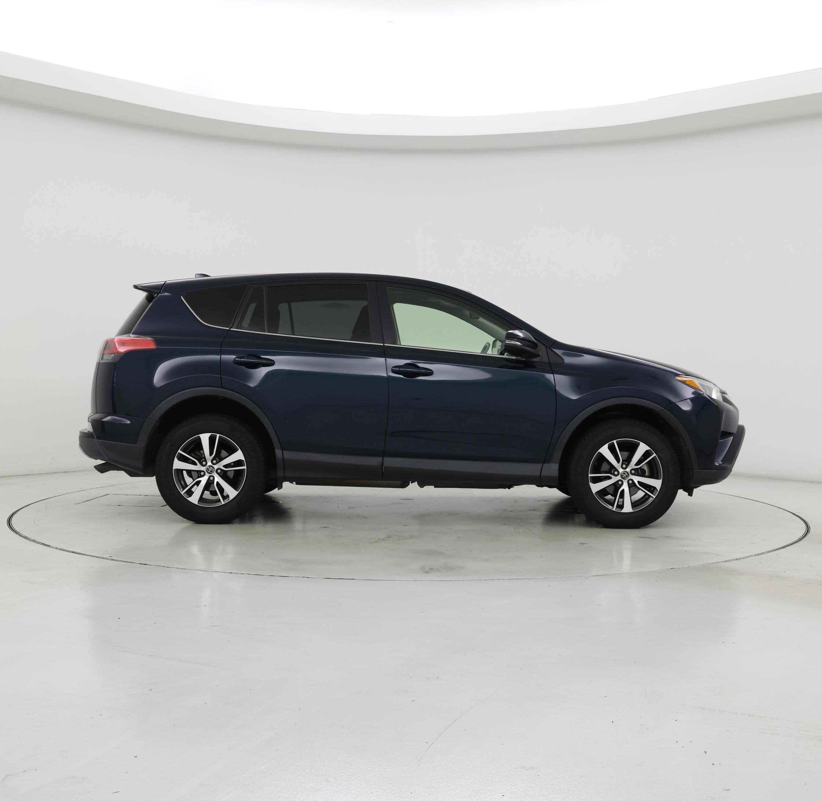 Thumbnail: 2017 Toyota RAV4 - 7