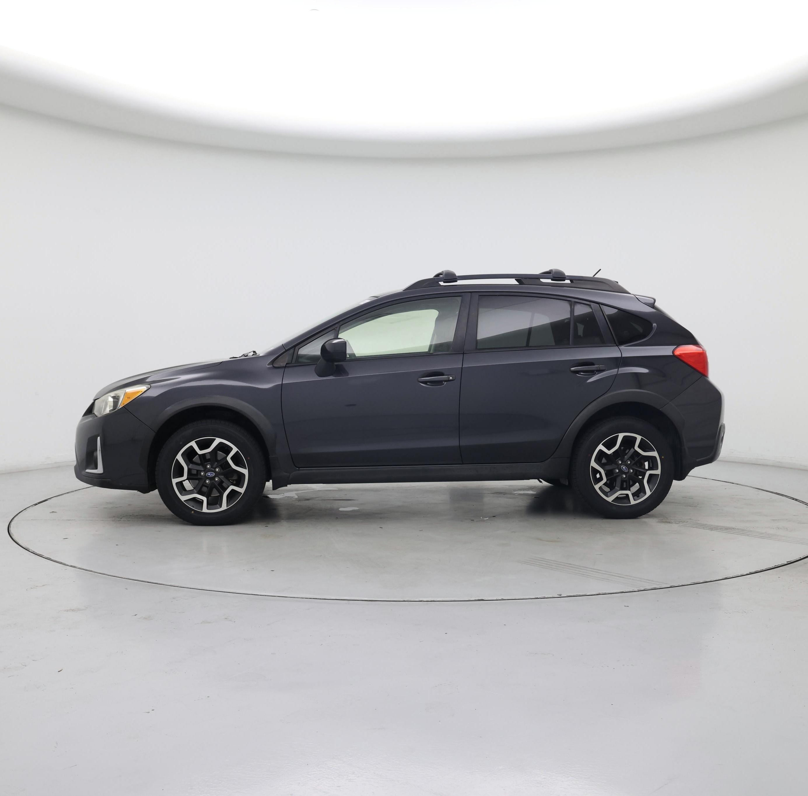 Thumbnail: 2017 Subaru Crosstrek - 3