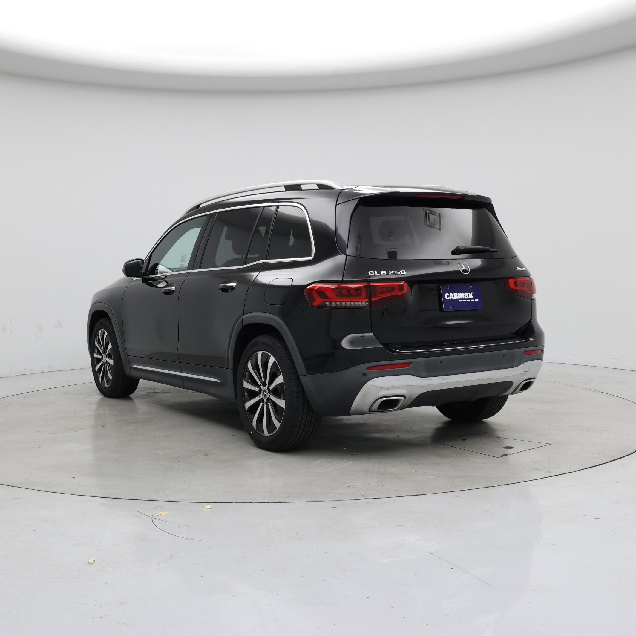 Thumbnail: 2021 Mercedes-Benz GLB - 2