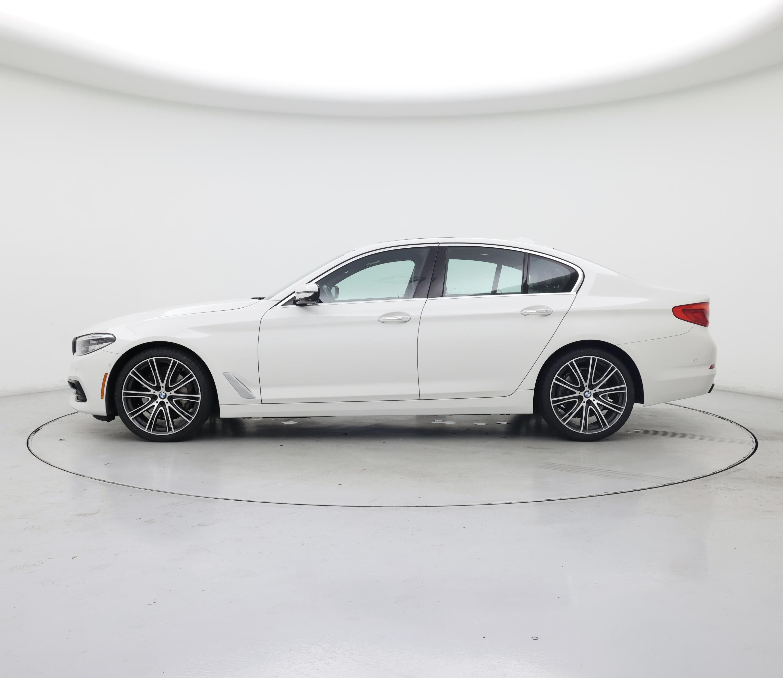 Thumbnail: 2017 BMW 5 Series - 3