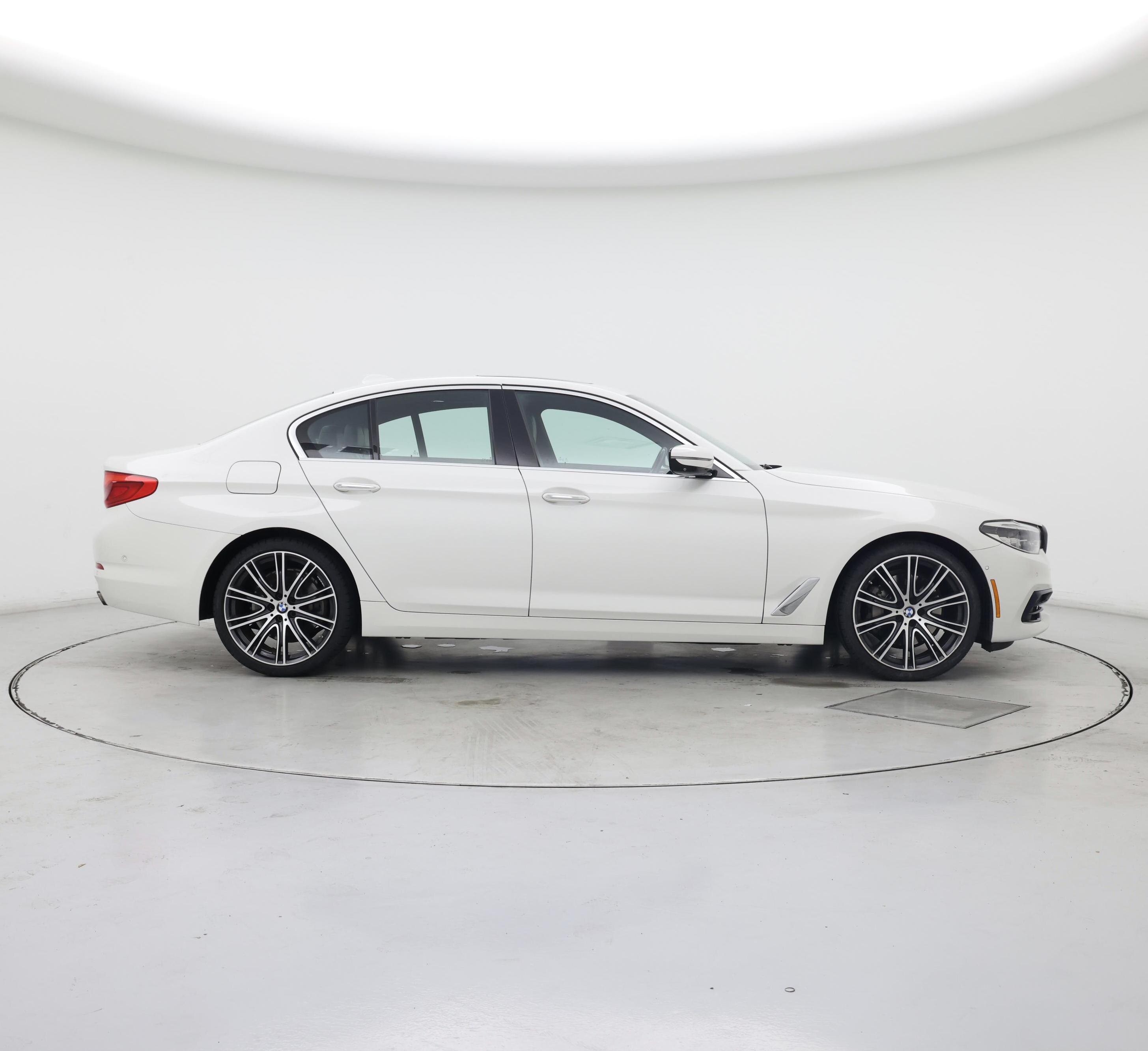 Thumbnail: 2017 BMW 5 Series - 7