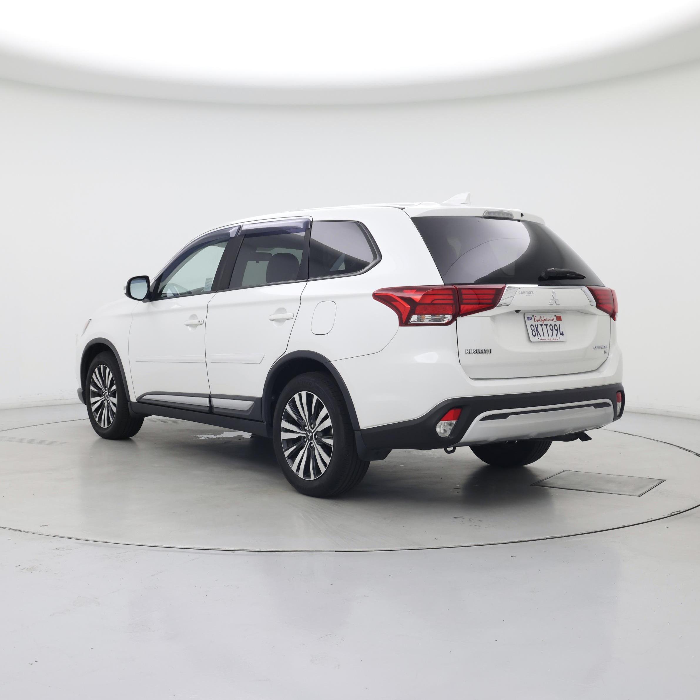 Thumbnail: 2019 Mitsubishi Outlander - 2