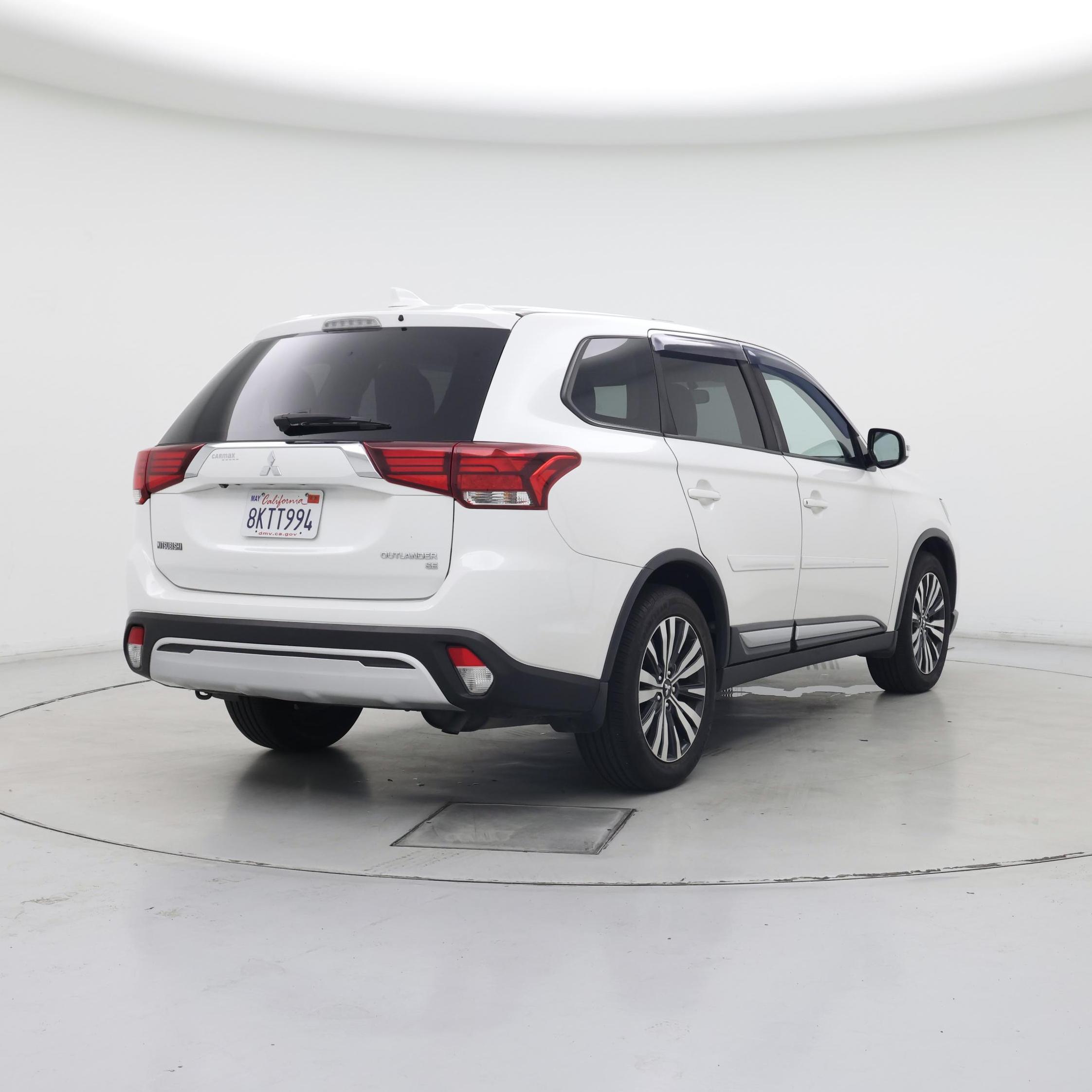 Thumbnail: 2019 Mitsubishi Outlander - 8