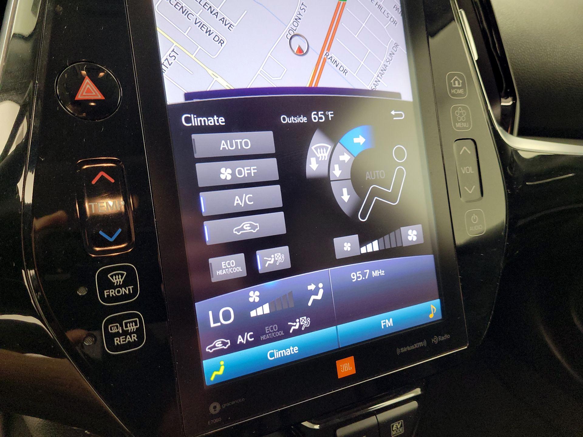 Thumbnail: 2020 Toyota Prius - 17