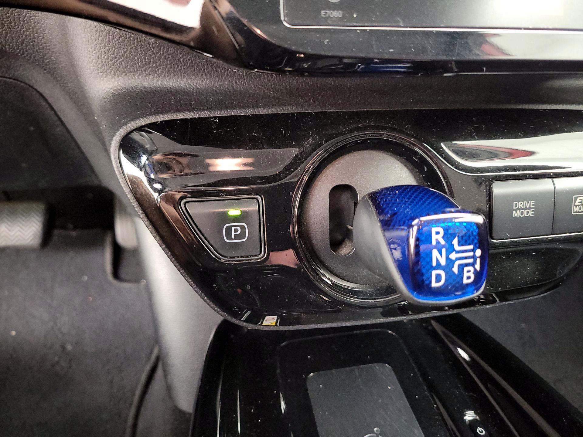 Thumbnail: 2020 Toyota Prius - 18