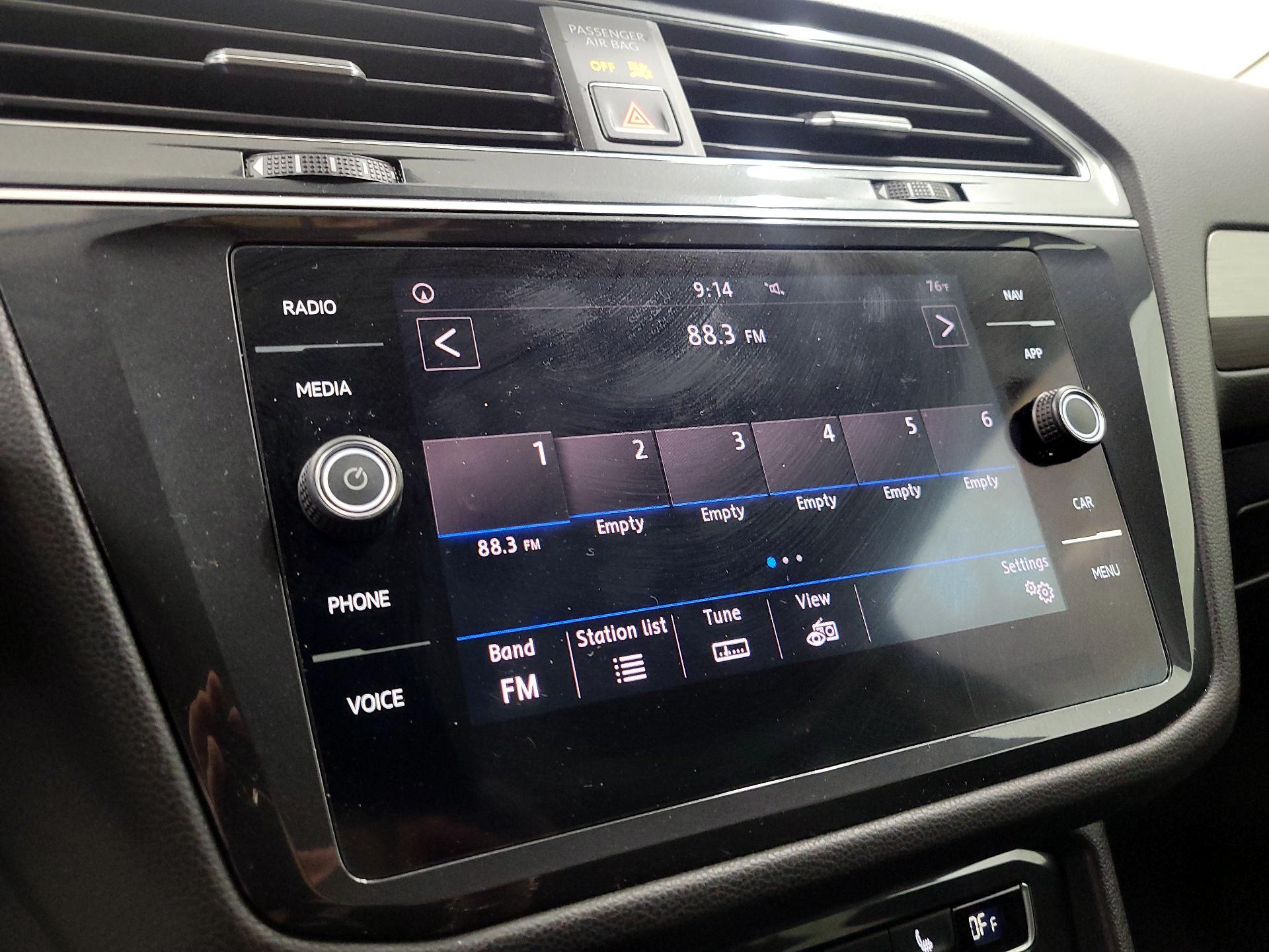 Thumbnail: 2018 Volkswagen Tiguan - 15