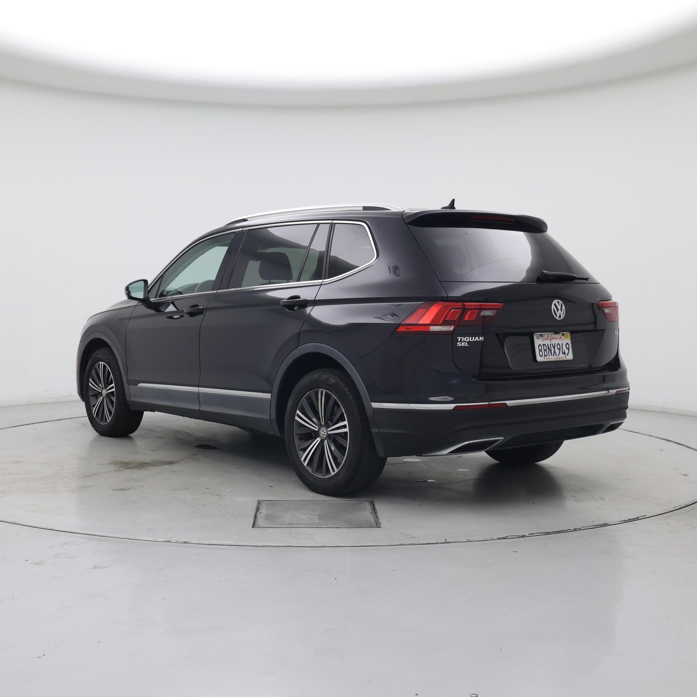 Thumbnail: 2018 Volkswagen Tiguan - 2