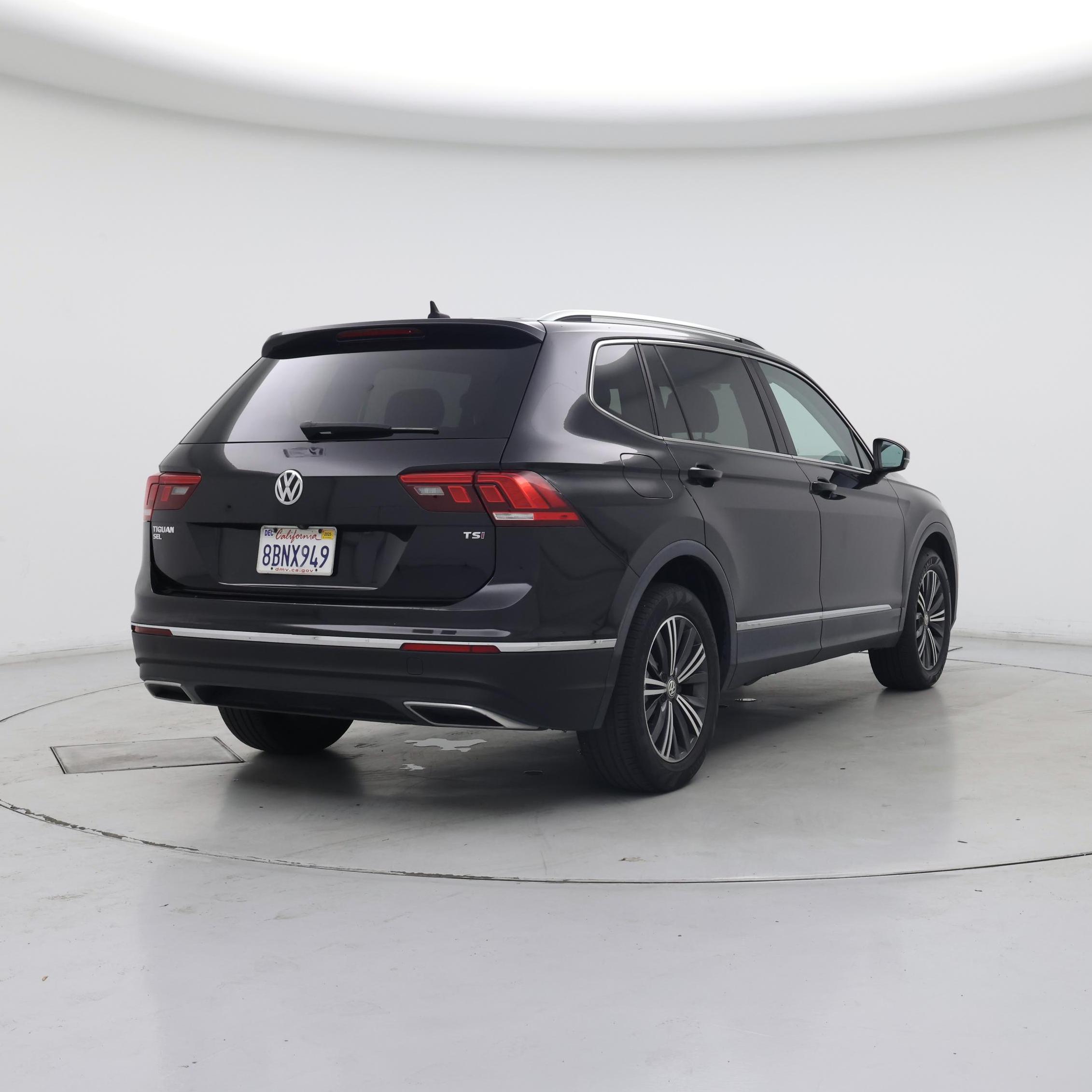 Thumbnail: 2018 Volkswagen Tiguan - 8