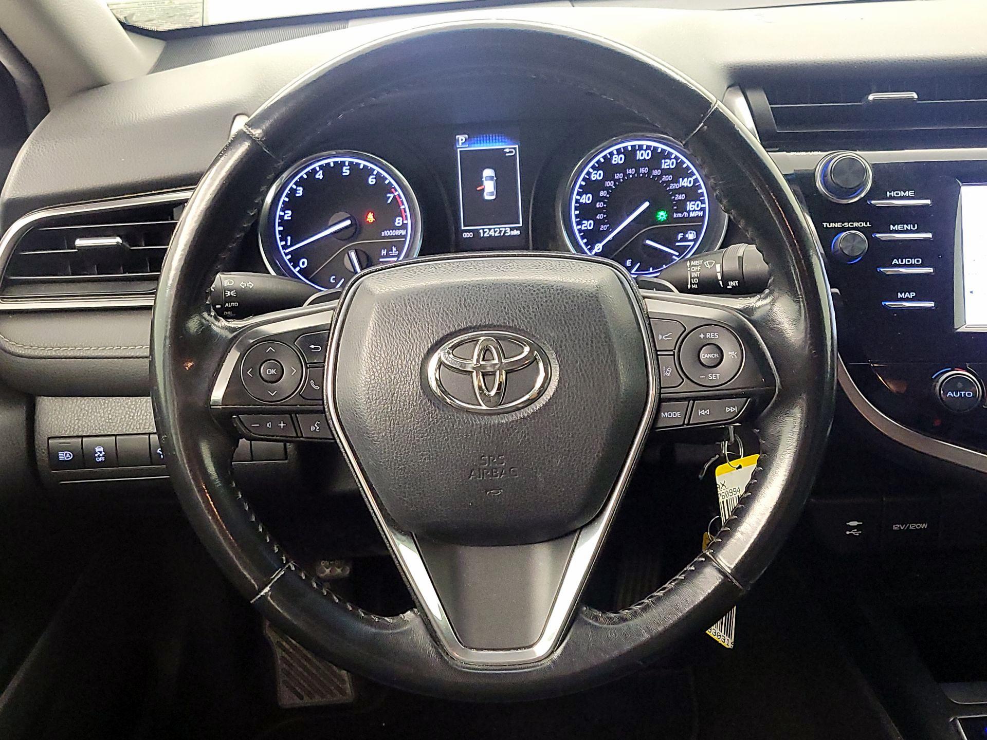 Thumbnail: 2019 Toyota Camry - 10