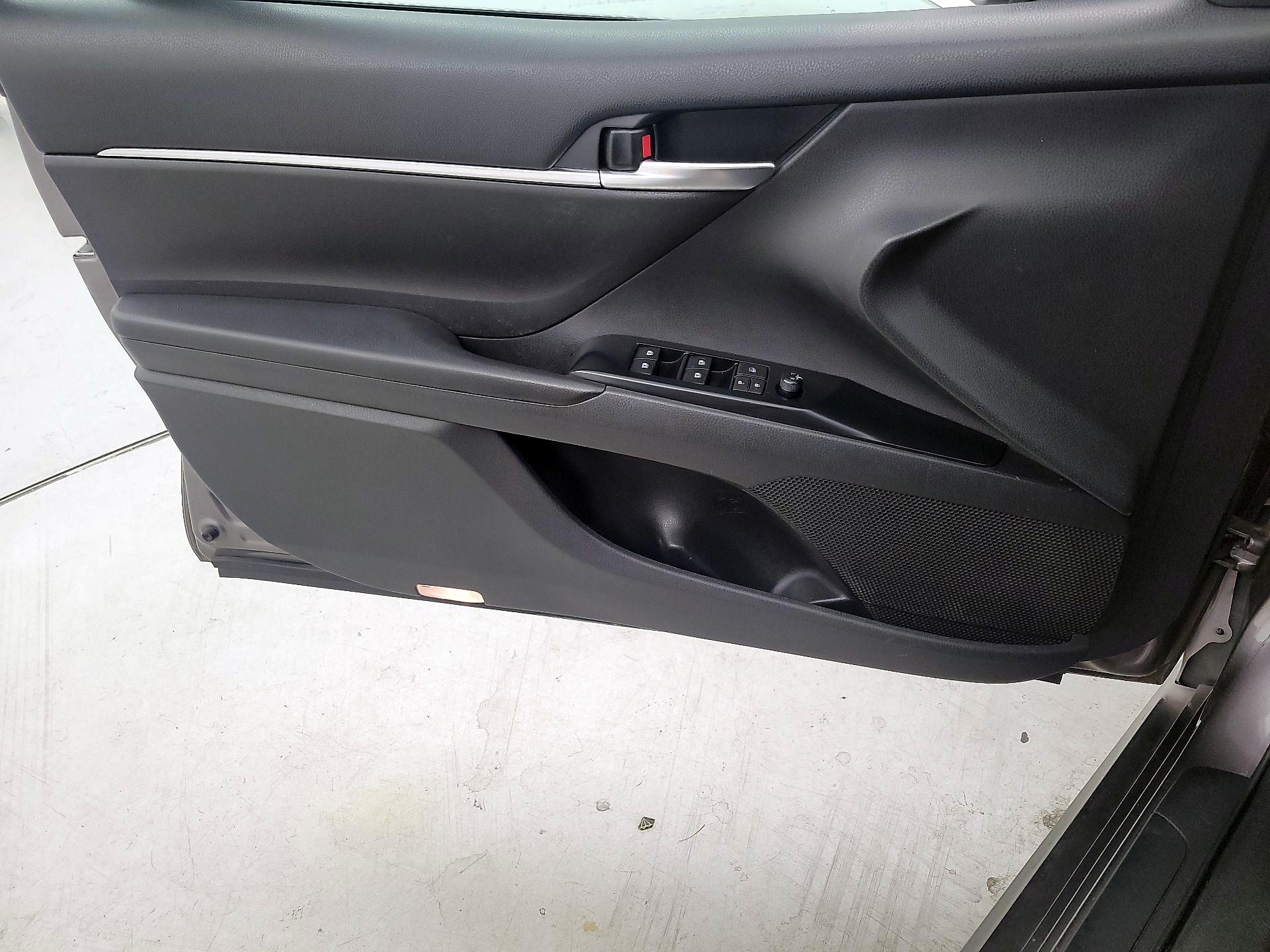 Thumbnail: 2019 Toyota Camry - 12