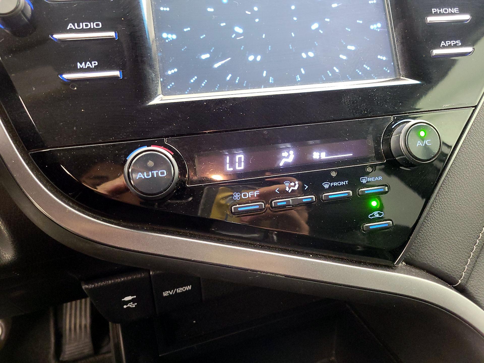 Thumbnail: 2019 Toyota Camry - 16