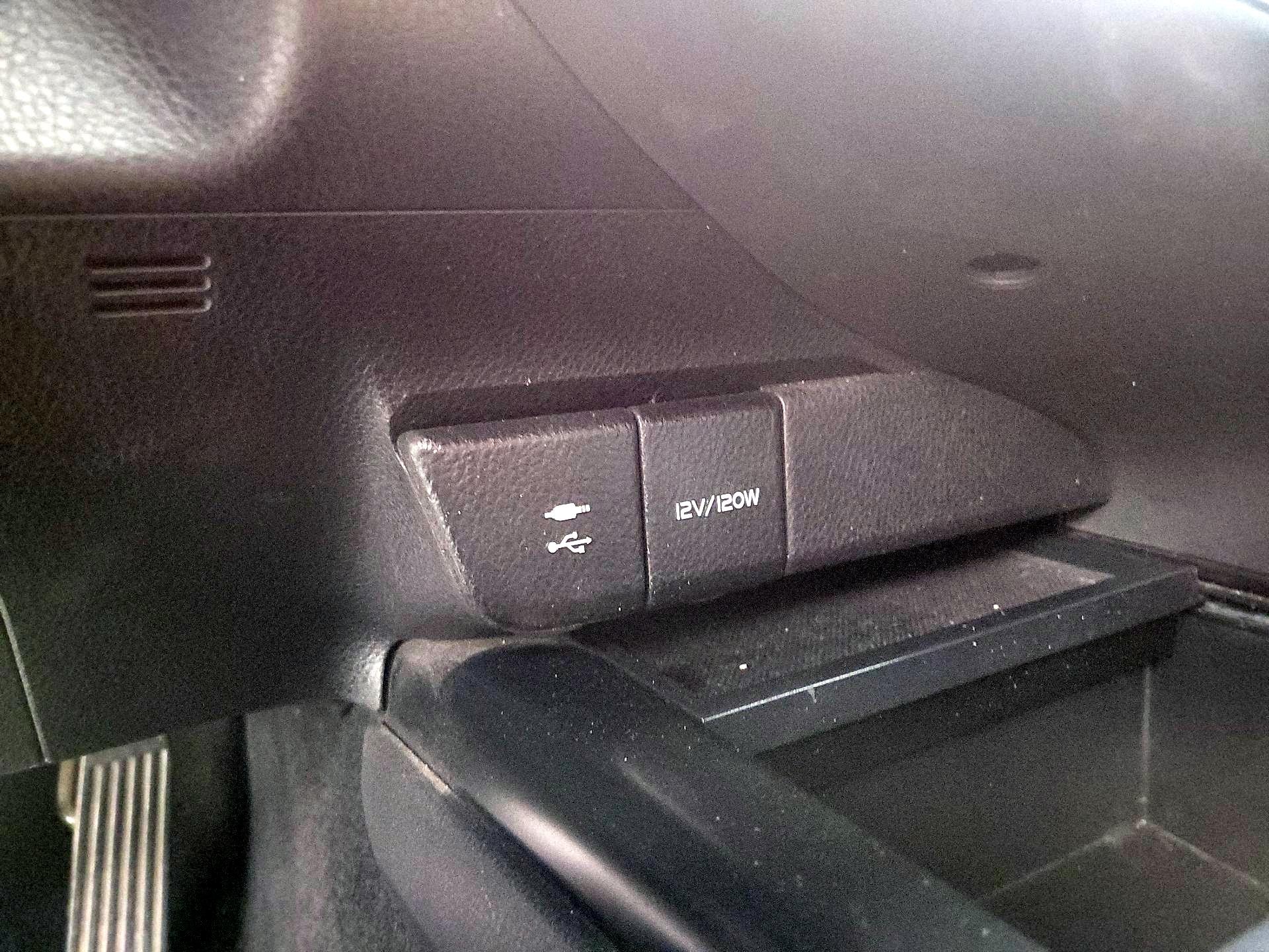 Thumbnail: 2019 Toyota Camry - 18