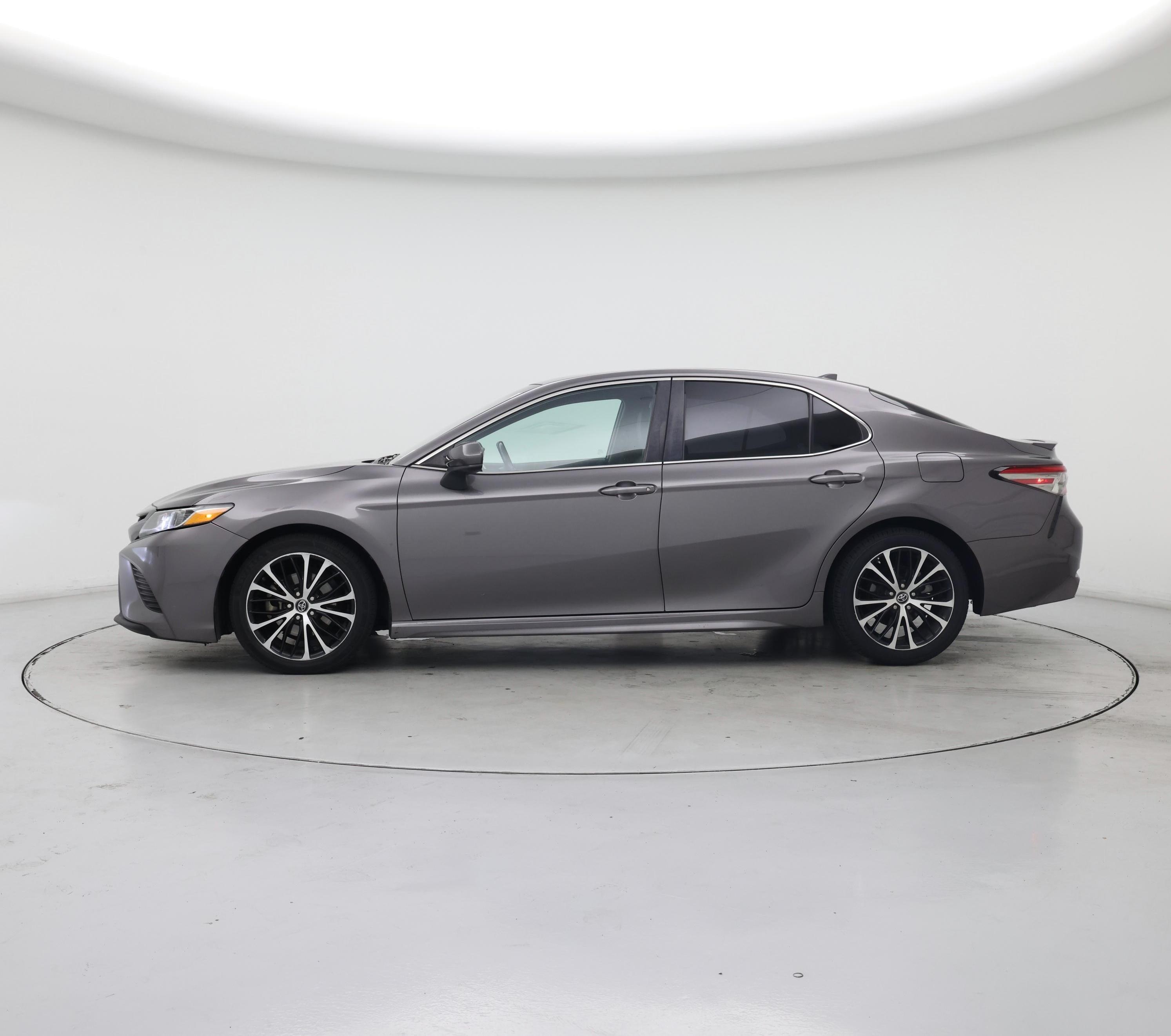 Thumbnail: 2019 Toyota Camry - 3