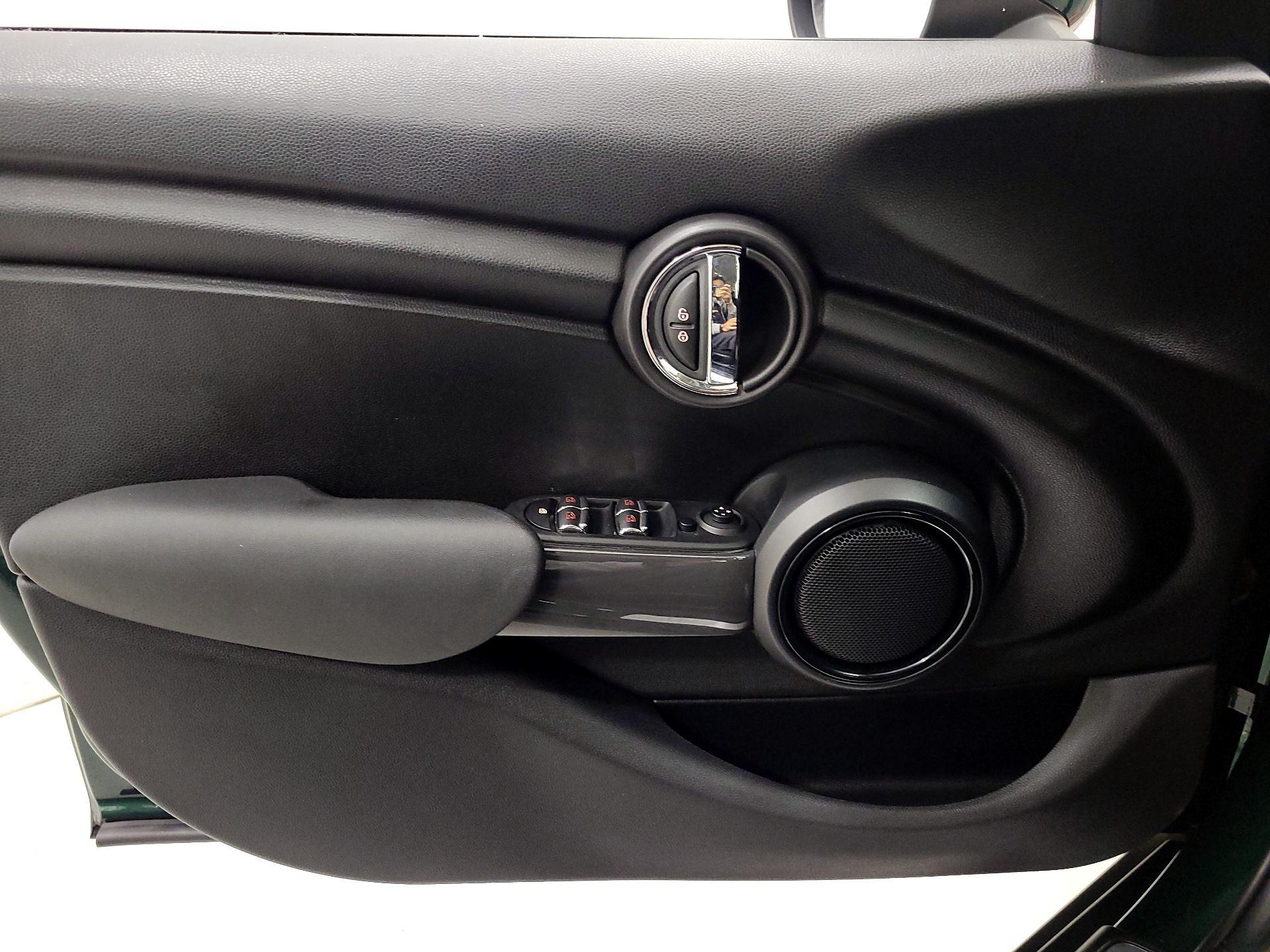 Thumbnail: 2017 MINI Cooper Hardtop - 12