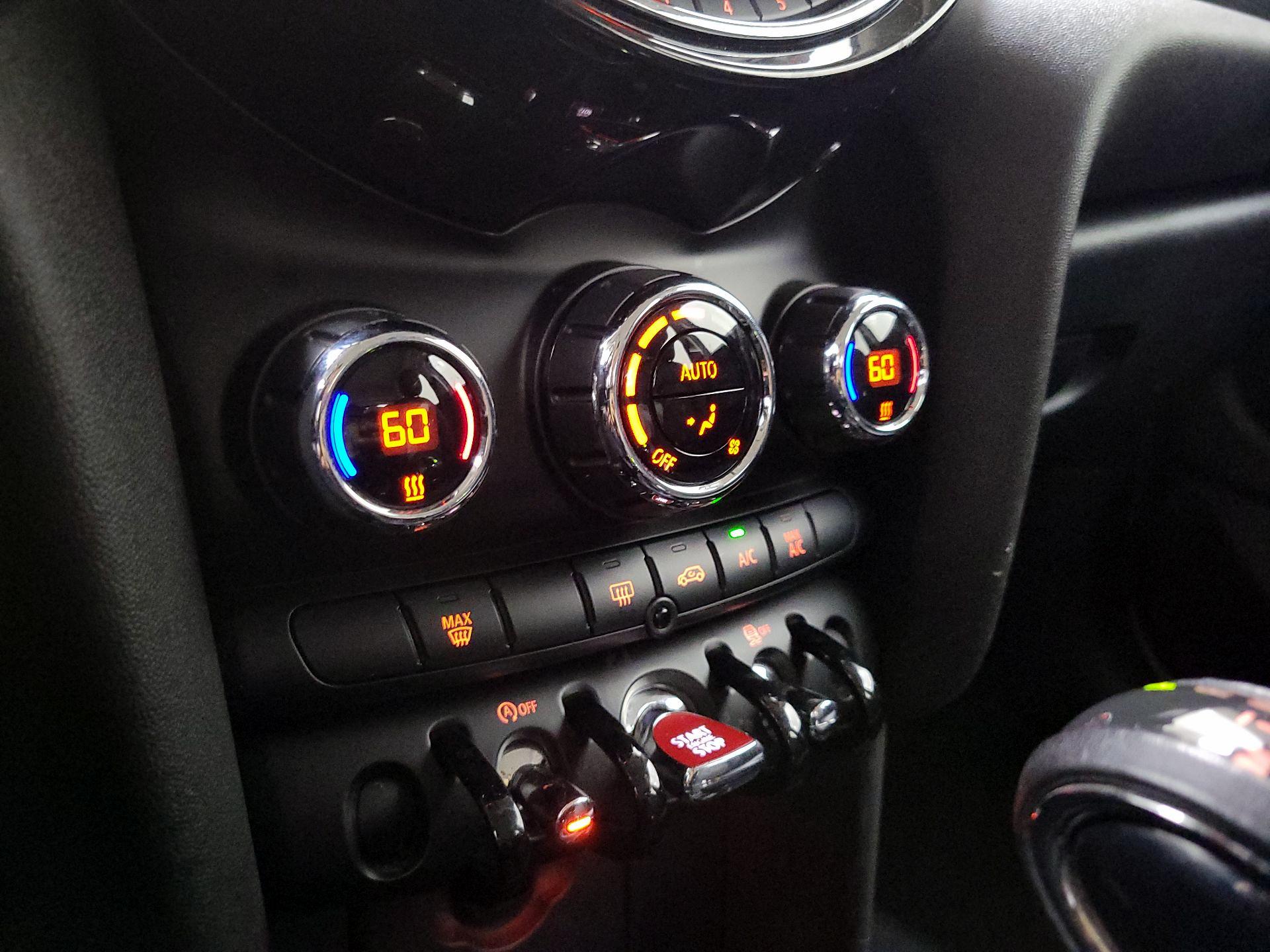 Thumbnail: 2017 MINI Cooper Hardtop - 15