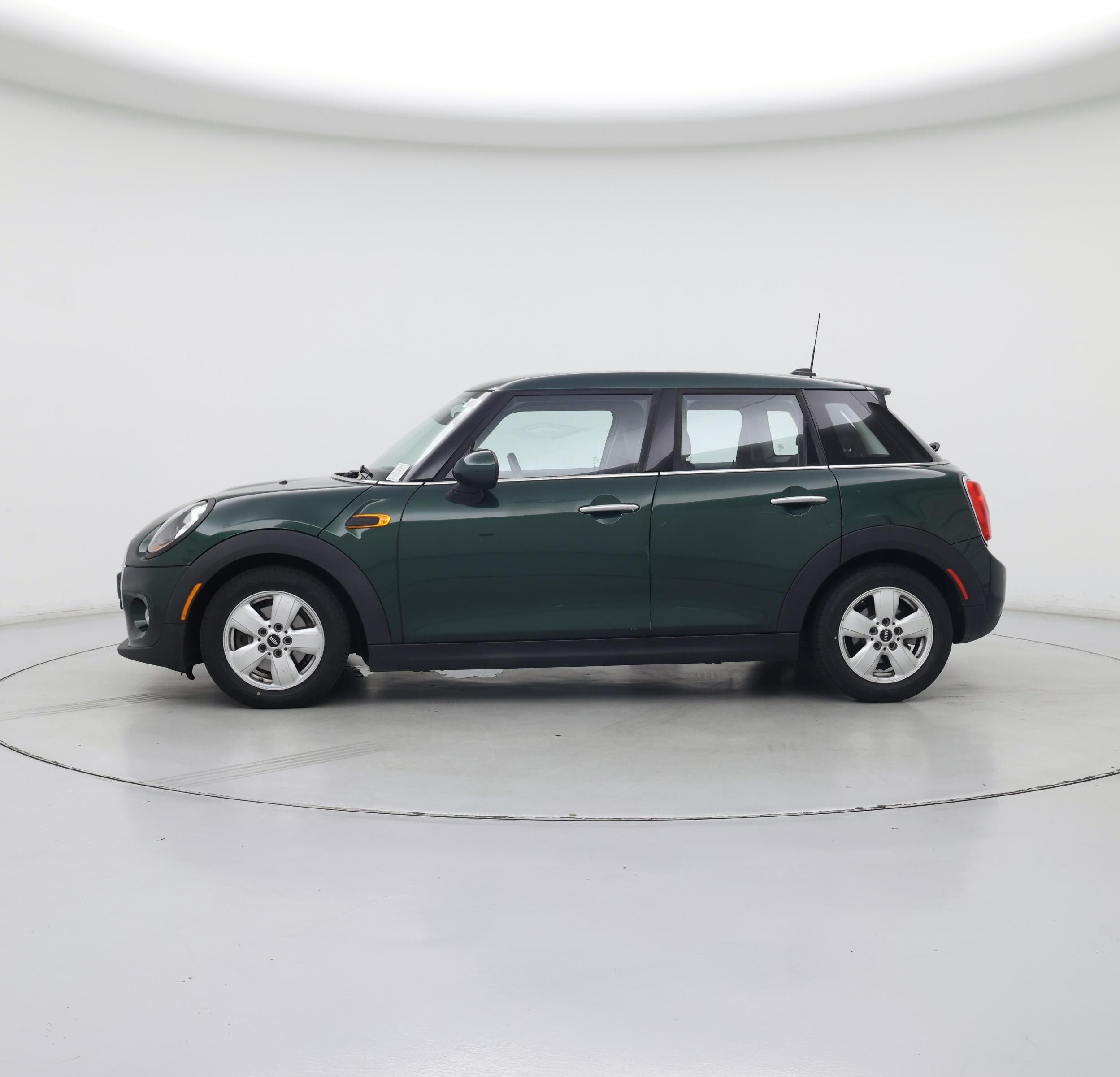 Thumbnail: 2017 MINI Cooper Hardtop - 3