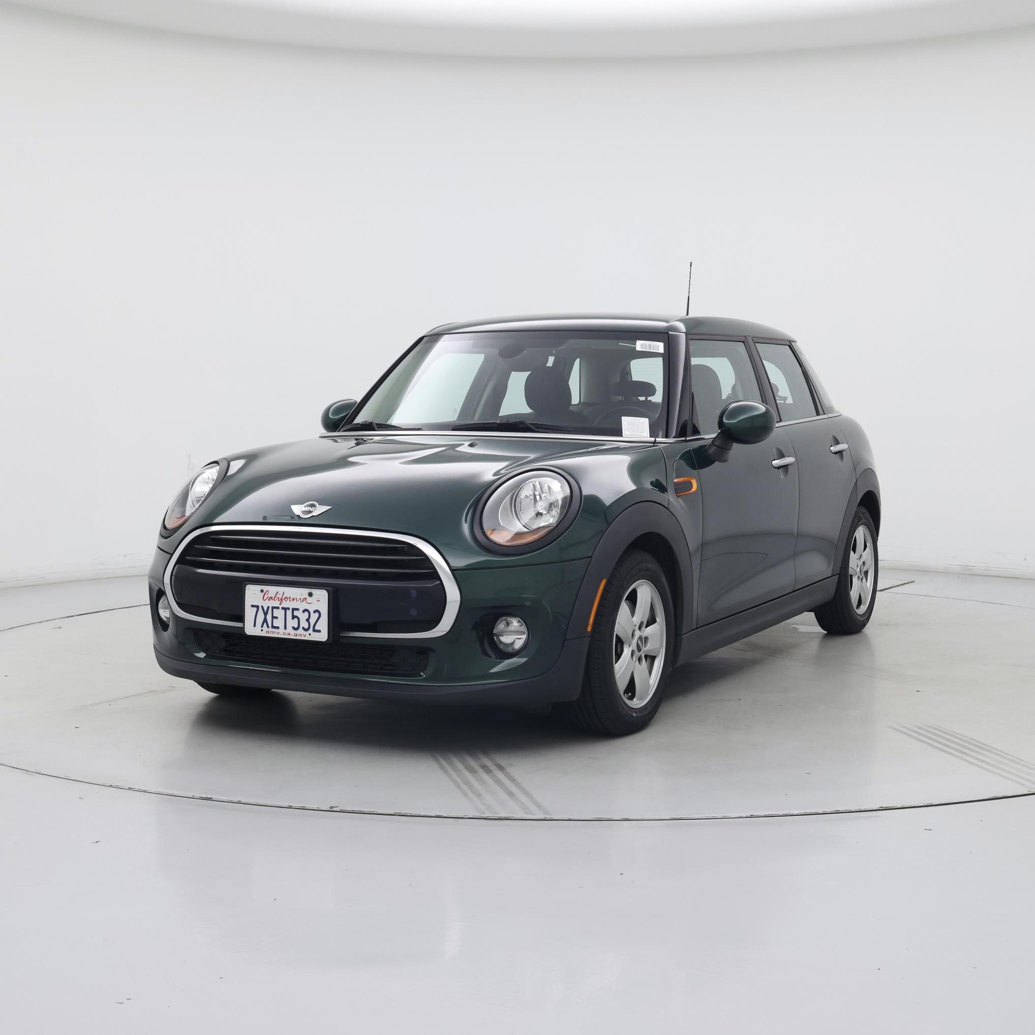 Thumbnail: 2017 MINI Cooper Hardtop - 4