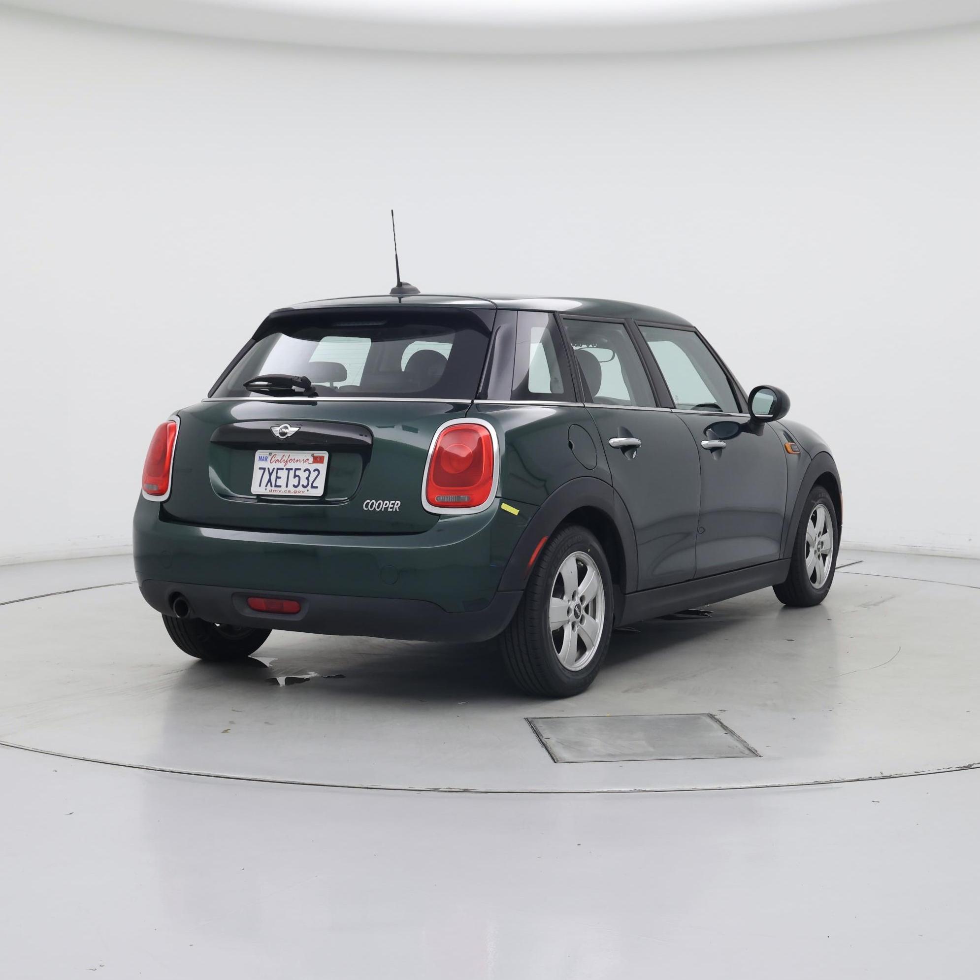 Thumbnail: 2017 MINI Cooper Hardtop - 8