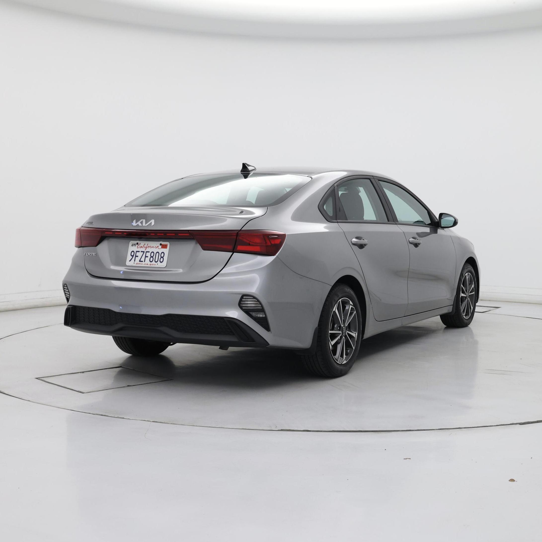 Thumbnail: 2023 Kia Forte - 8