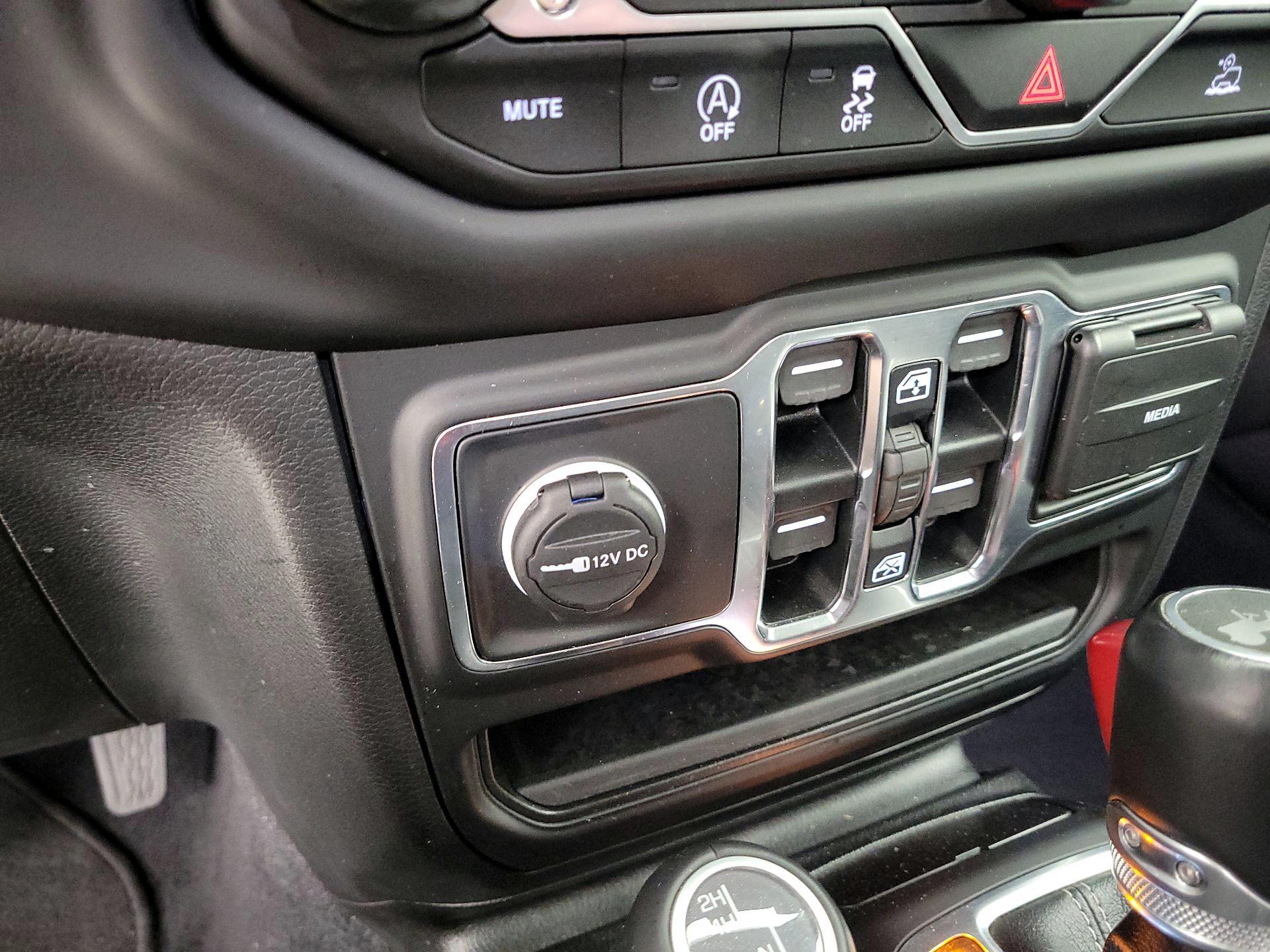 Thumbnail: 2021 Jeep Wrangler - 19