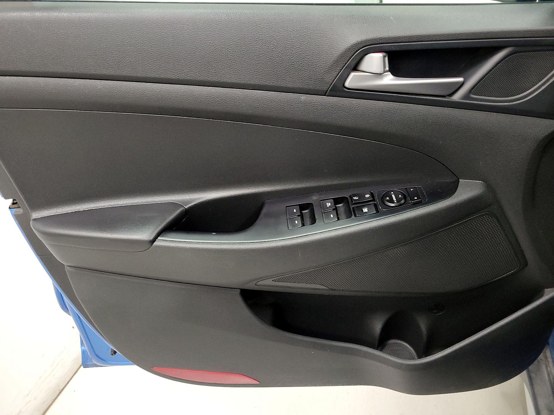 Thumbnail: 2018 Hyundai Tucson - 12