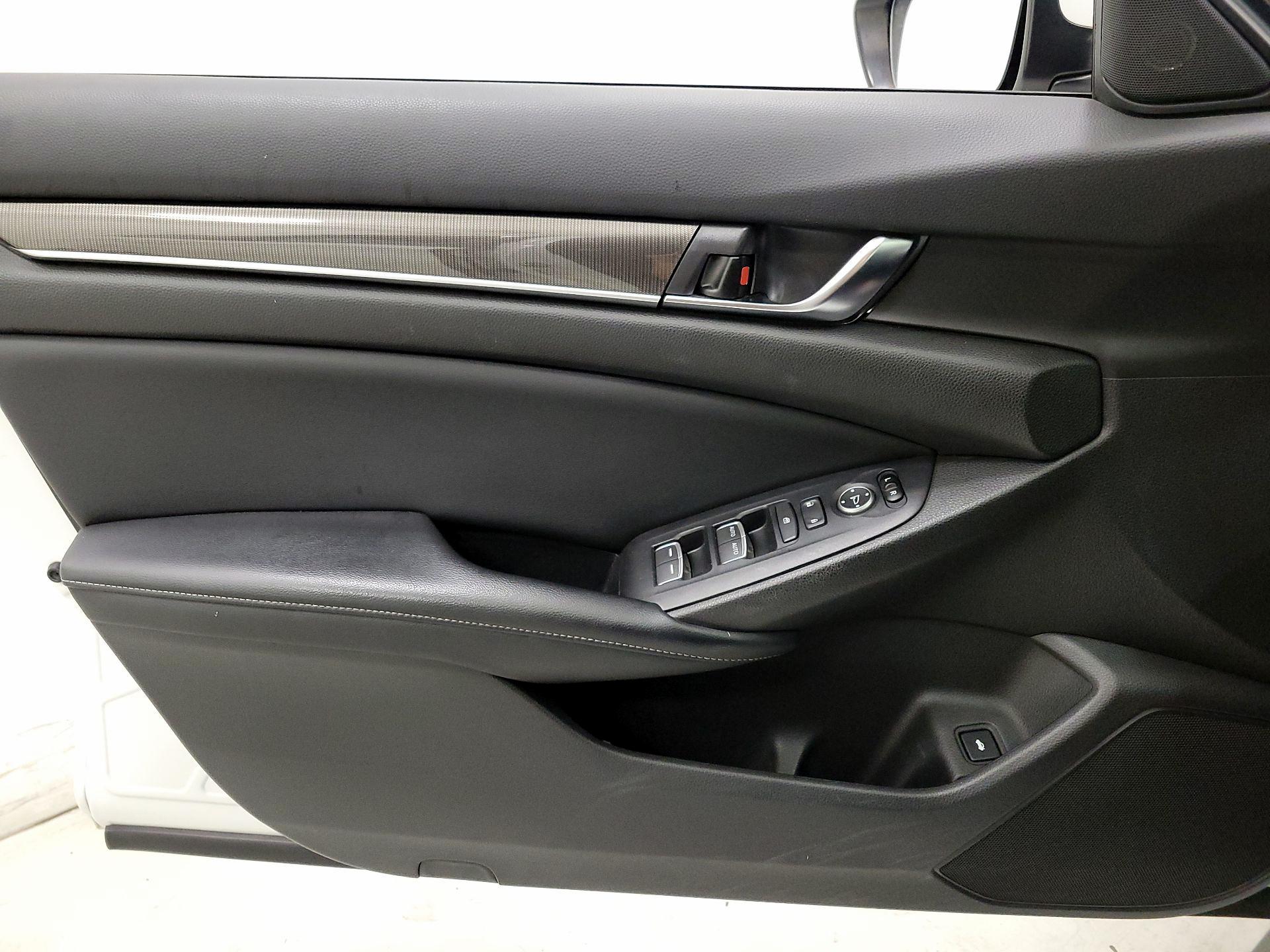 Thumbnail: 2018 Honda Accord - 12
