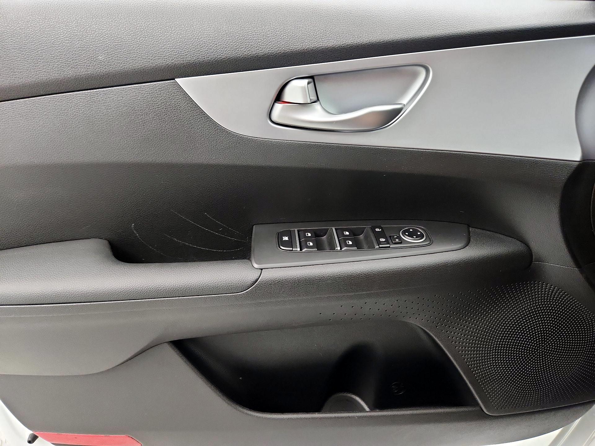 Thumbnail: 2023 Kia Forte - 12
