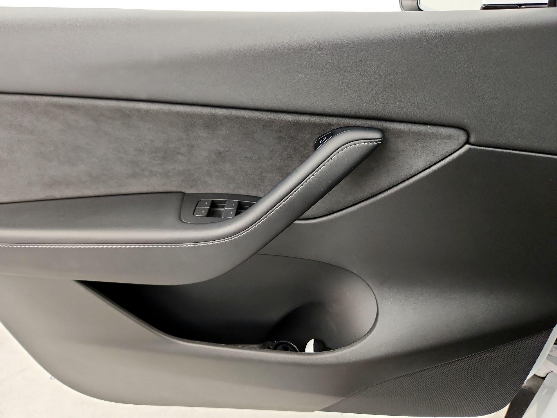 Thumbnail: 2022 Tesla Model Y - 12