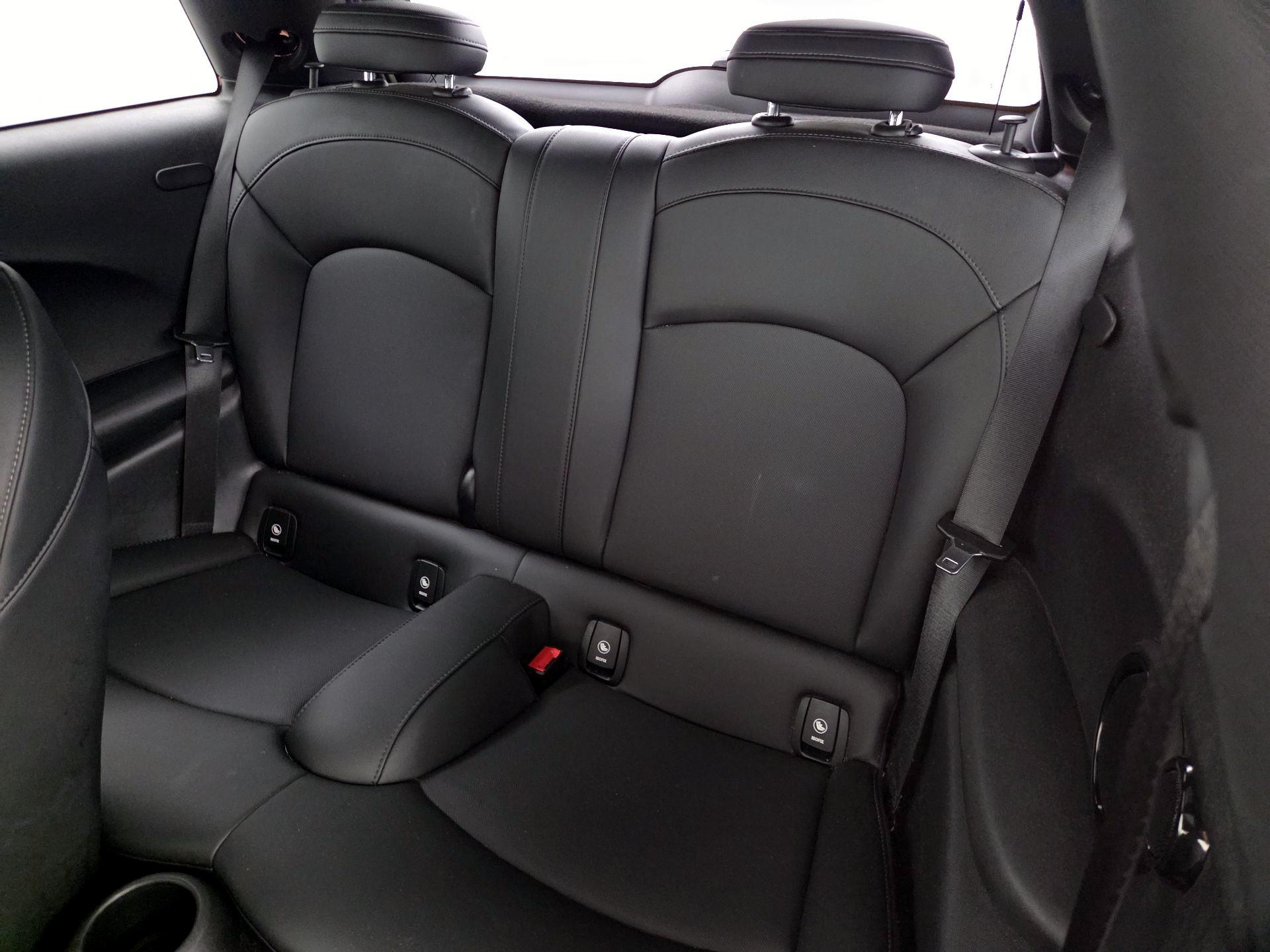 Thumbnail: 2019 MINI Cooper Hardtop - 20